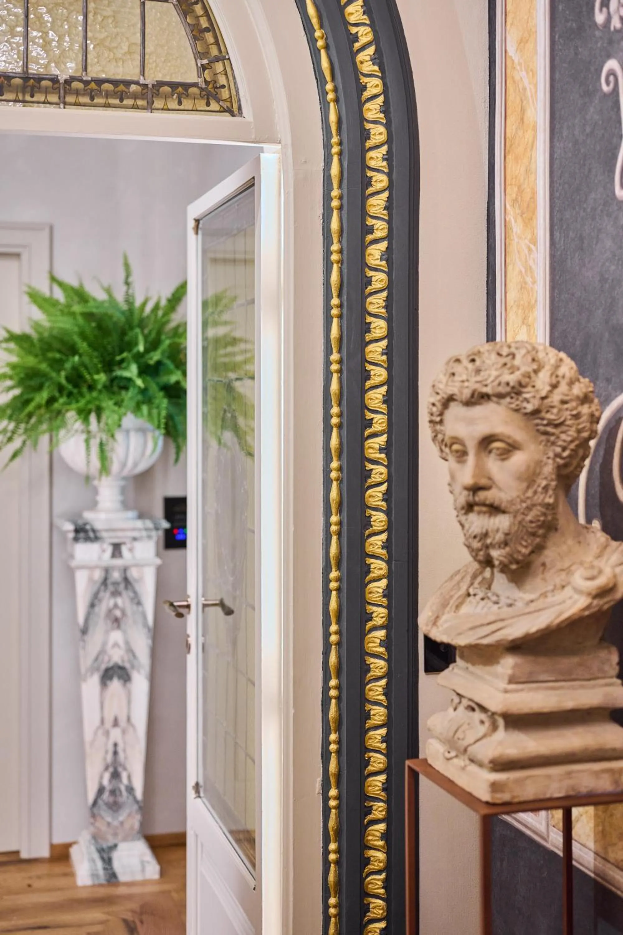 Decorative detail in Duomo Luxury Florence