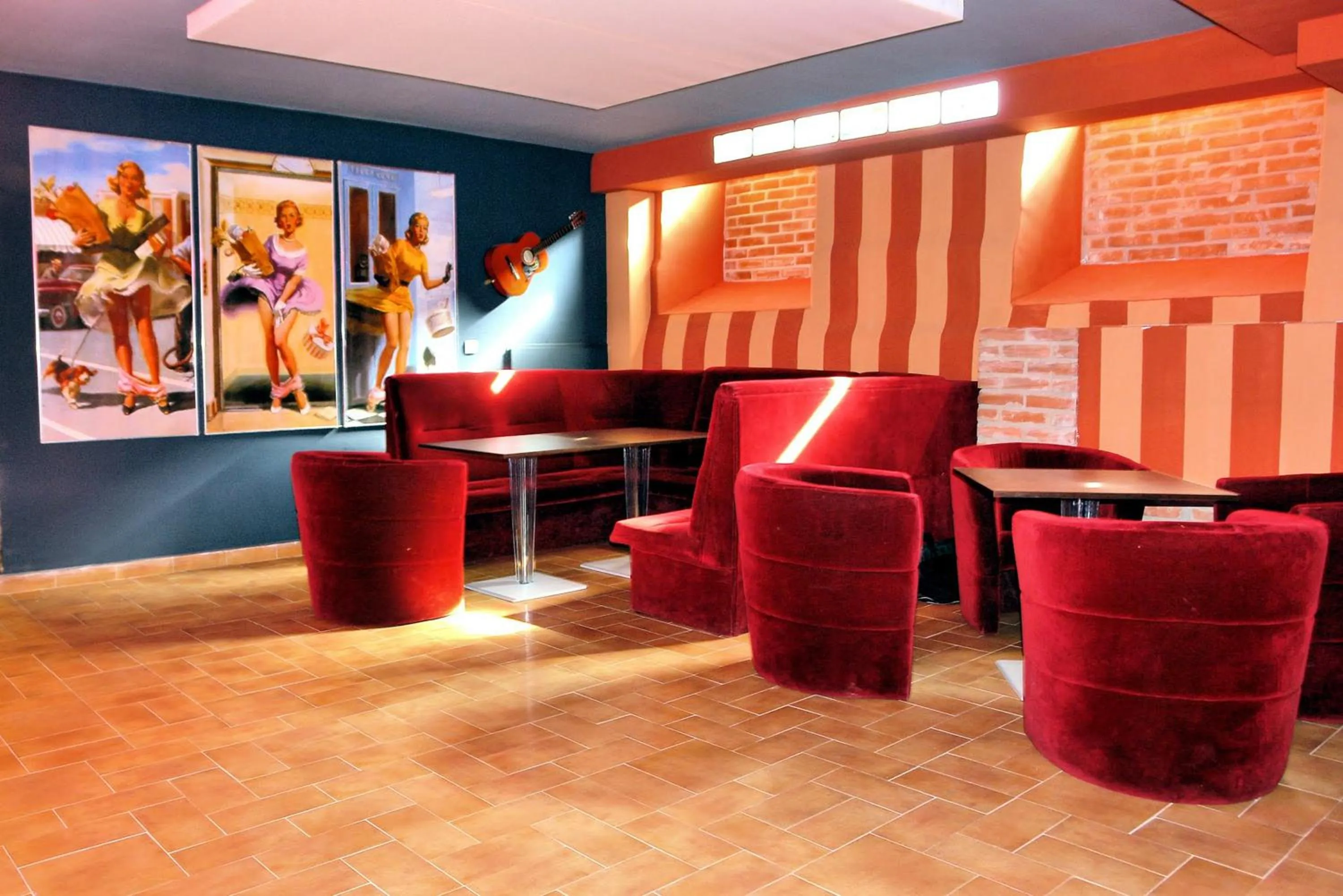 Lounge or bar in Komoda Club Residence