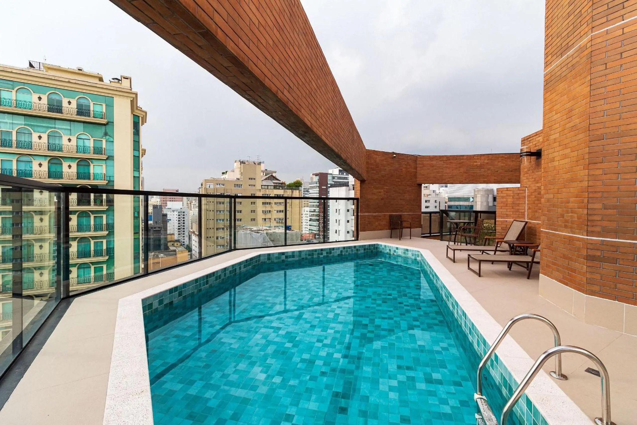 Pool view in LFlats ALAMEDA CAMPINAS Jardim Paulista