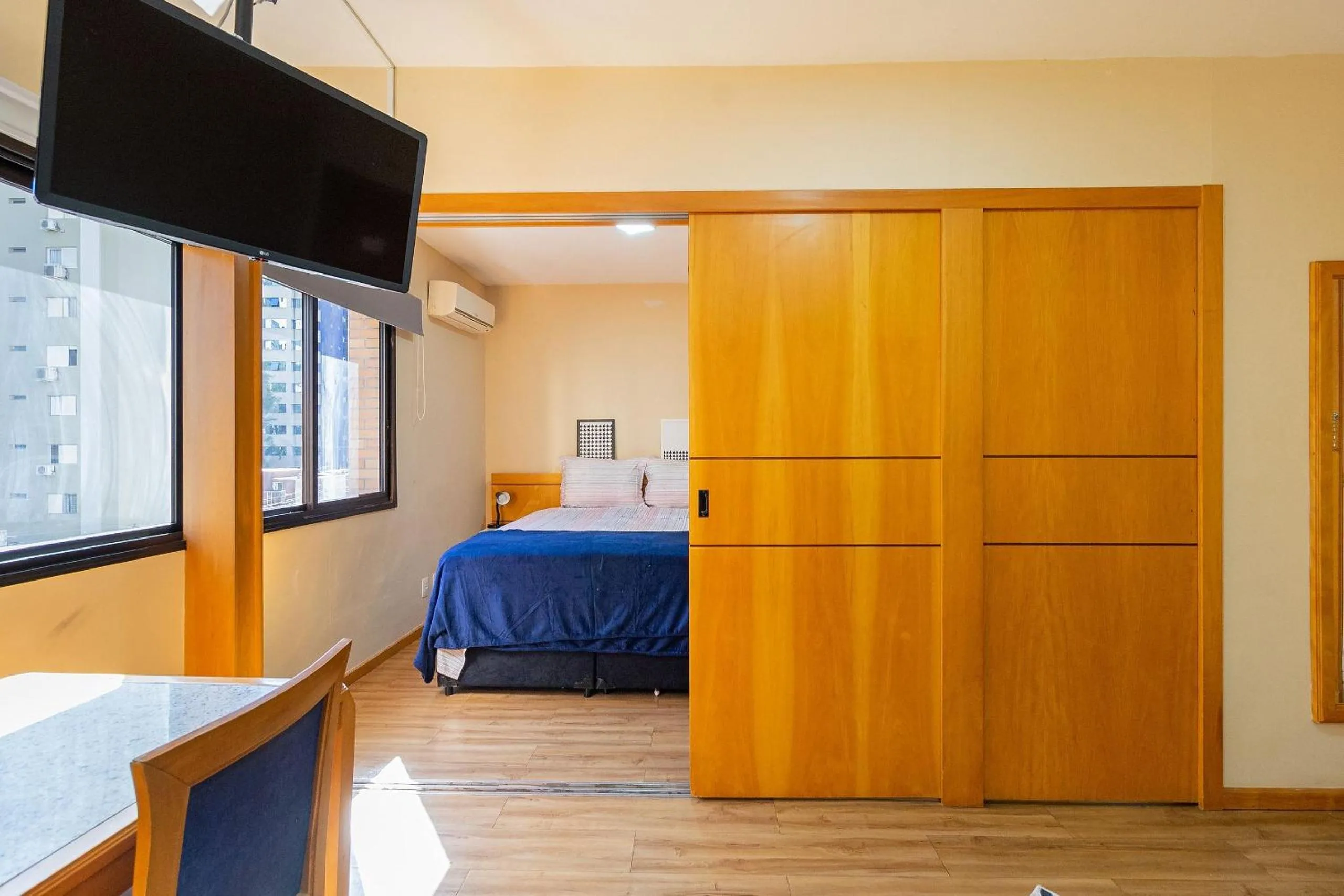 Communal lounge/ TV room in LFlats ALAMEDA CAMPINAS Jardim Paulista