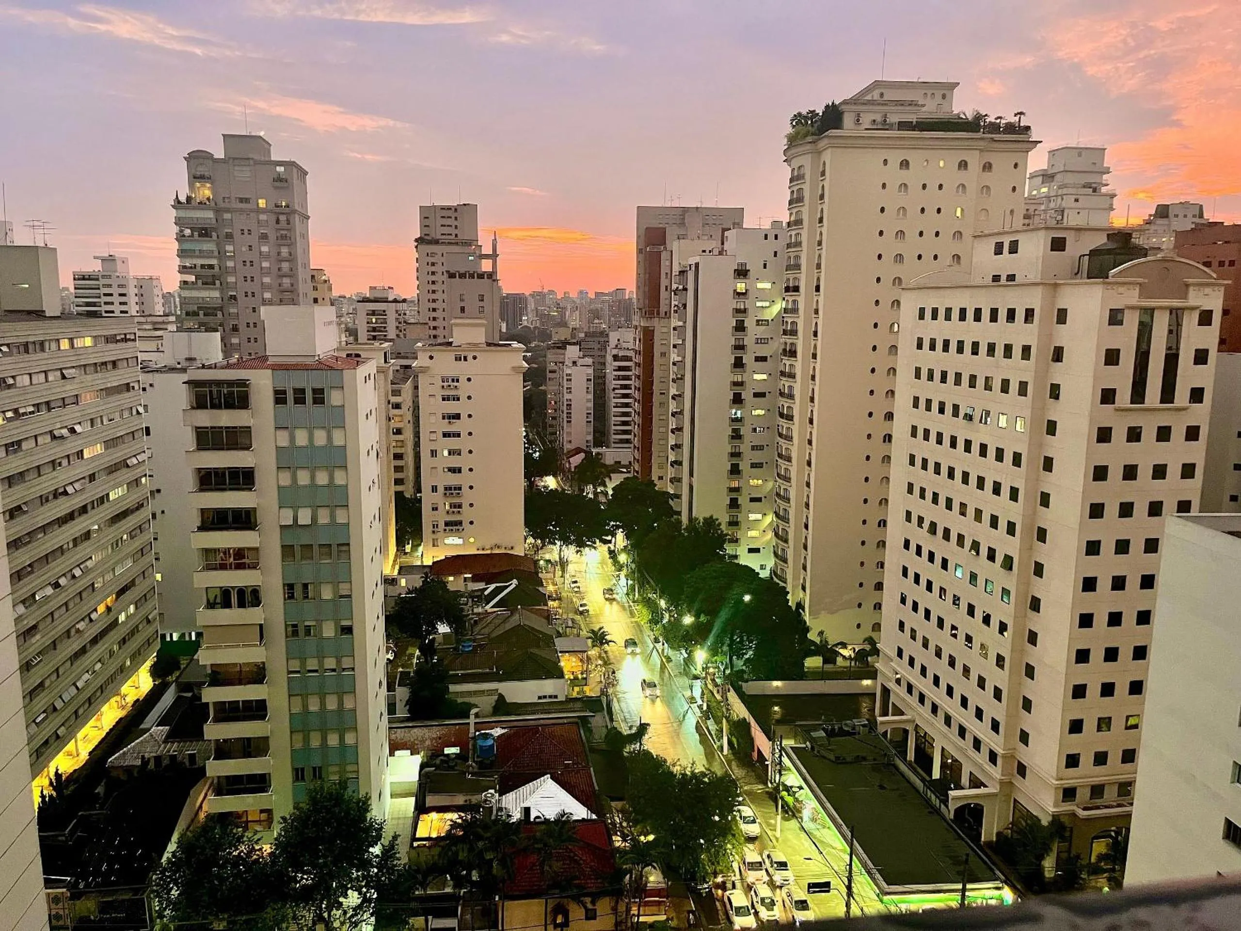 Street view in LFlats ALAMEDA CAMPINAS Jardim Paulista