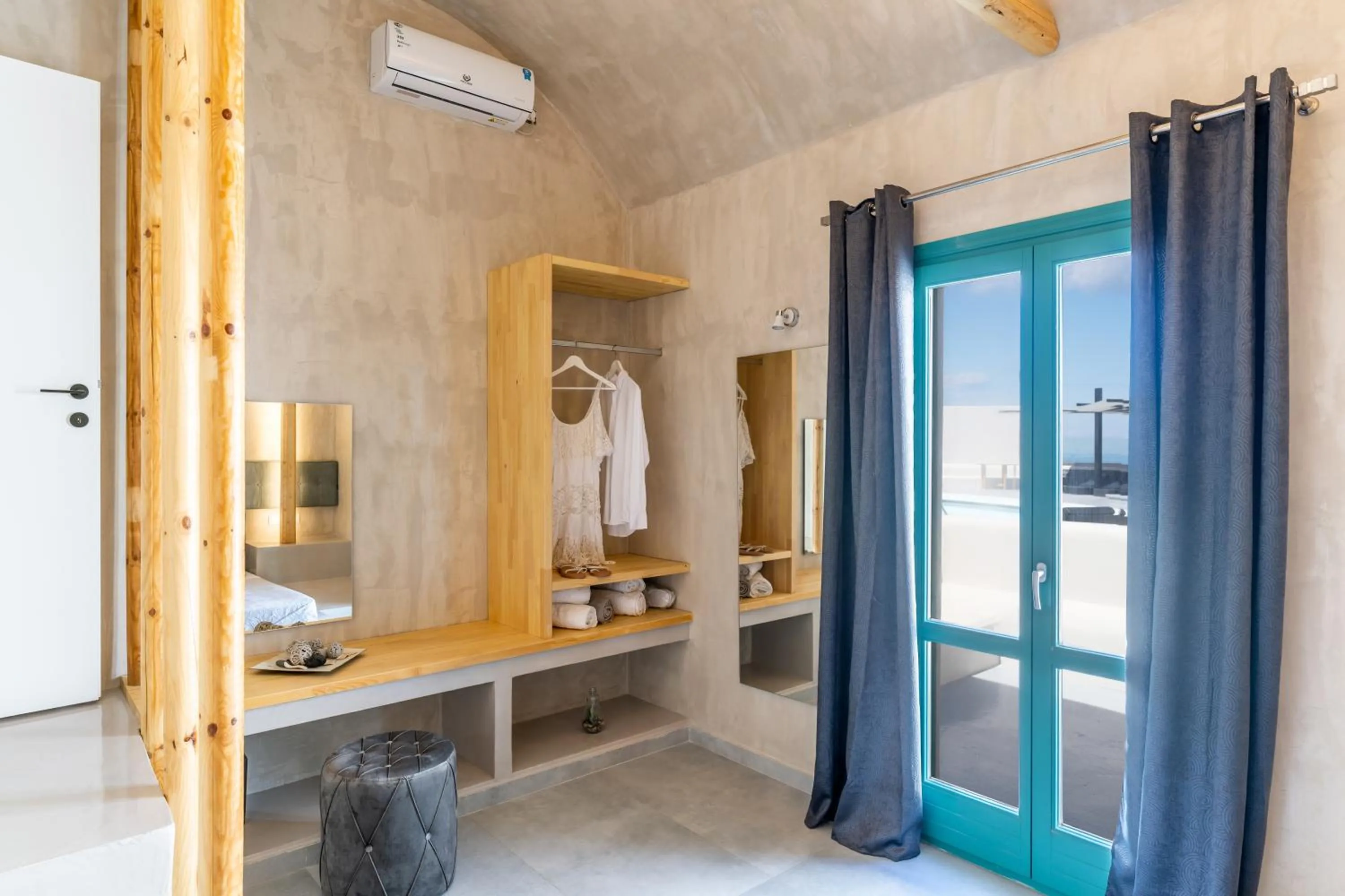 wardrobe in Abrazo Villas