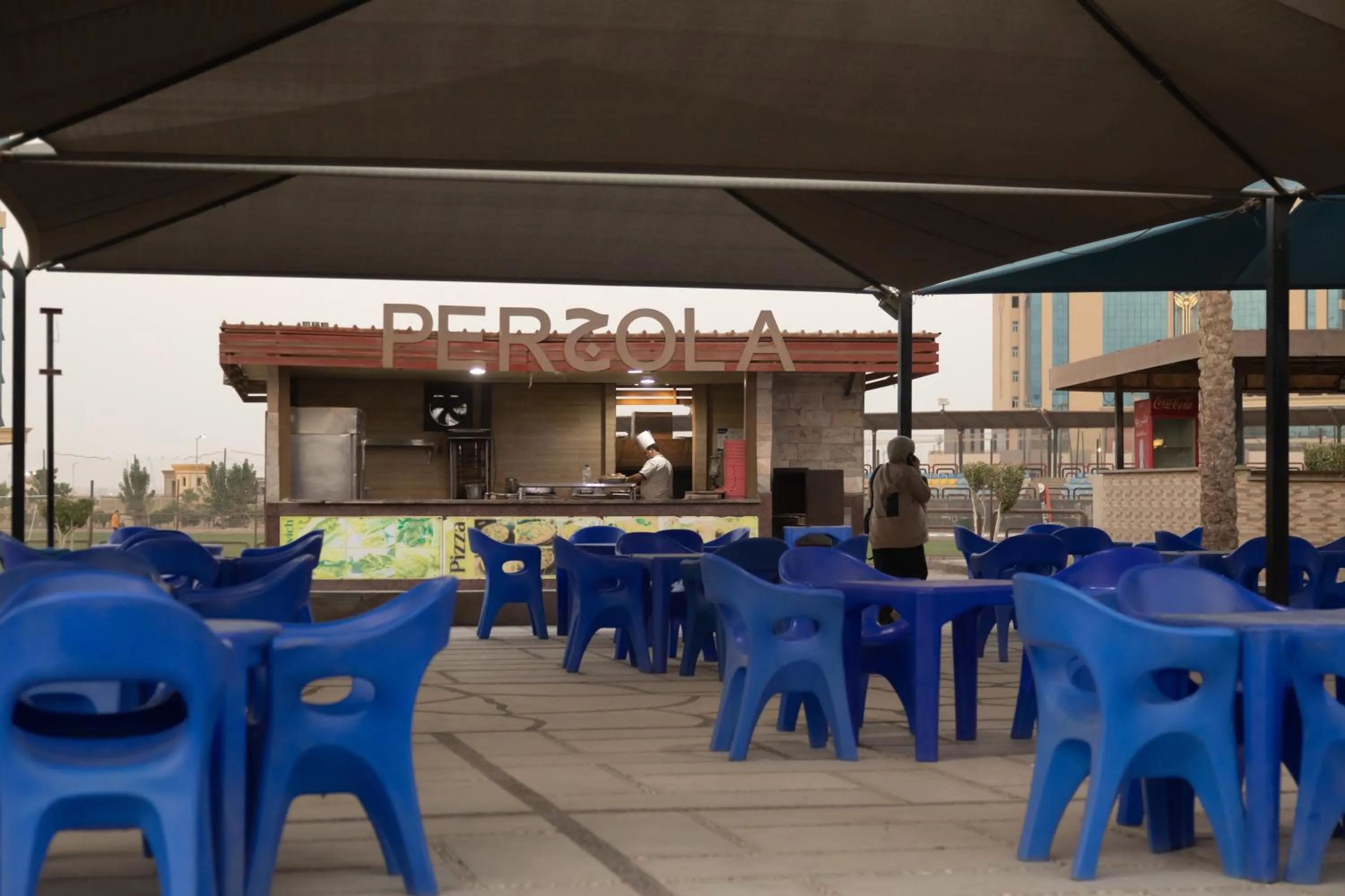 Restaurant/places to eat in Jewel Sport City and Aqua Park