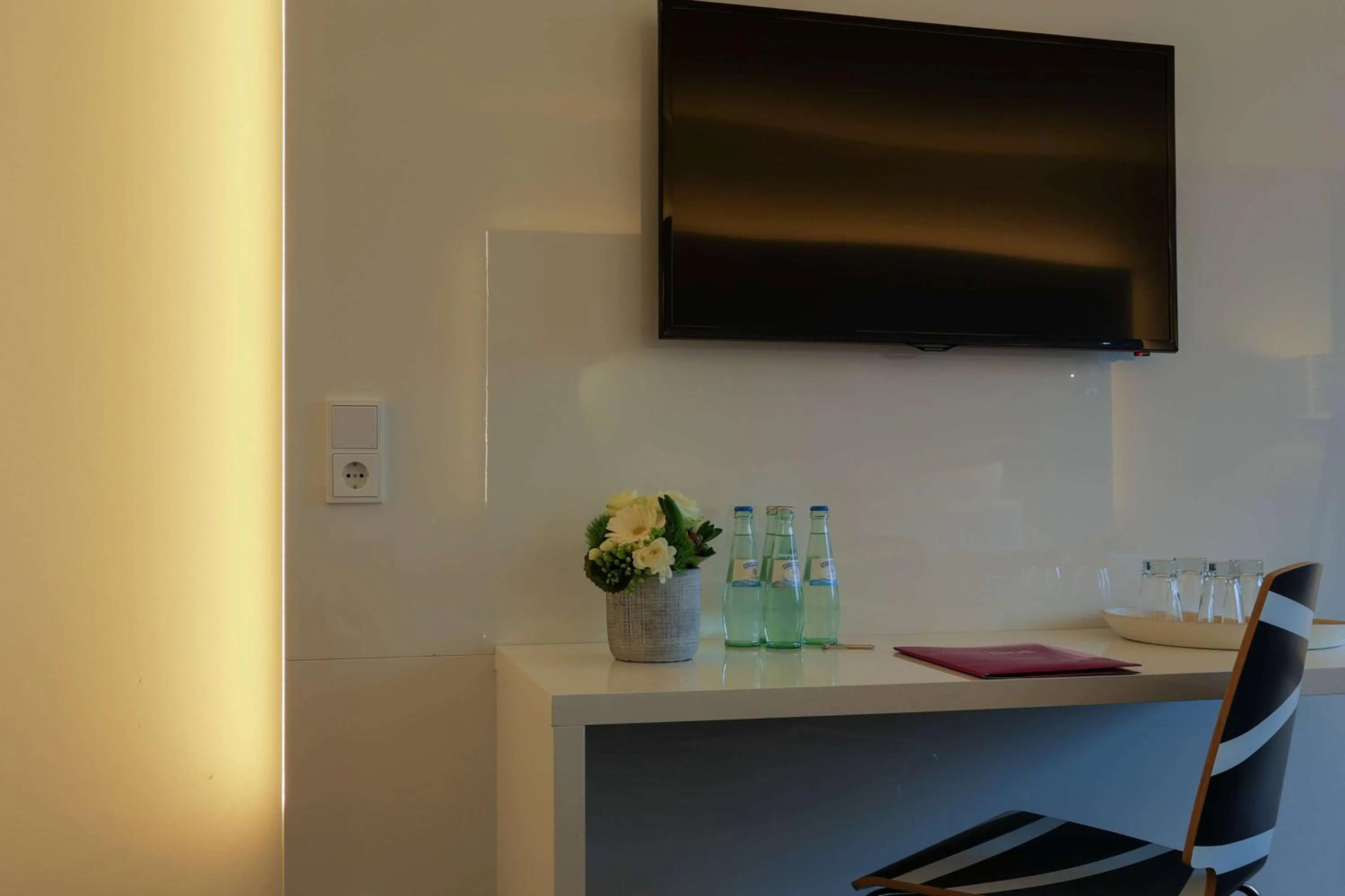 Photo of the whole room in FourSide Plaza Hotel Trier, Trademark Collection by Wyndham