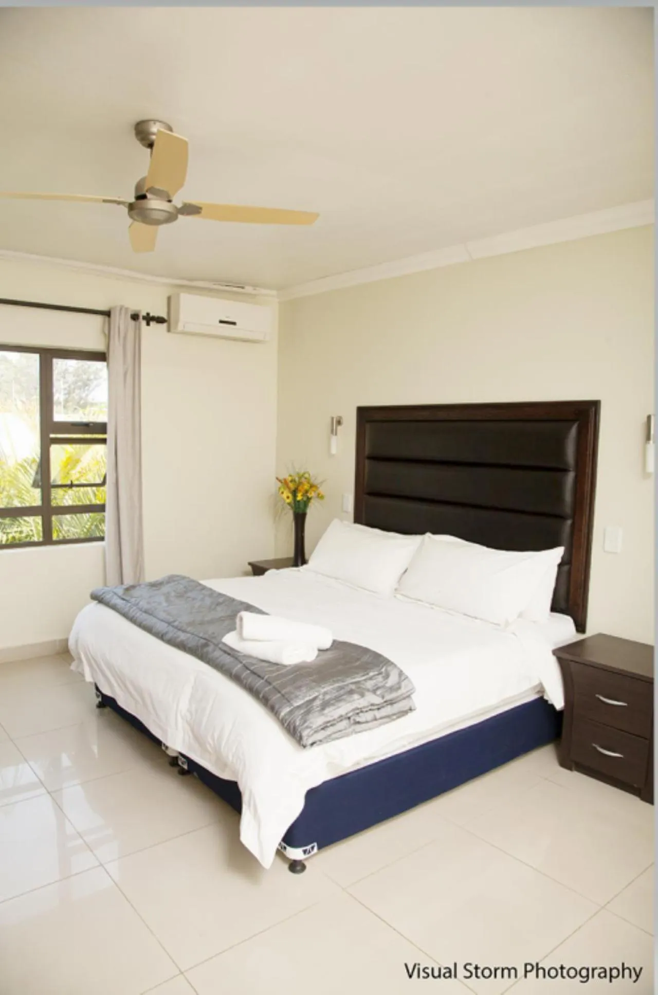 Bed in Palm Valley Inn And Day Spa