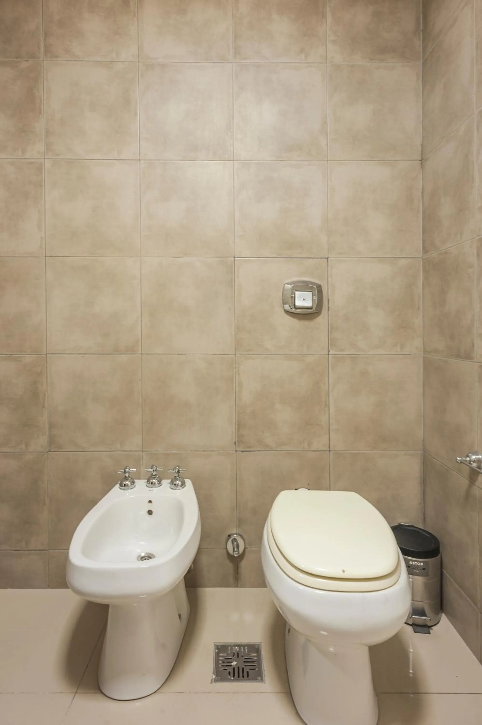 Toilet in Báltico Suites