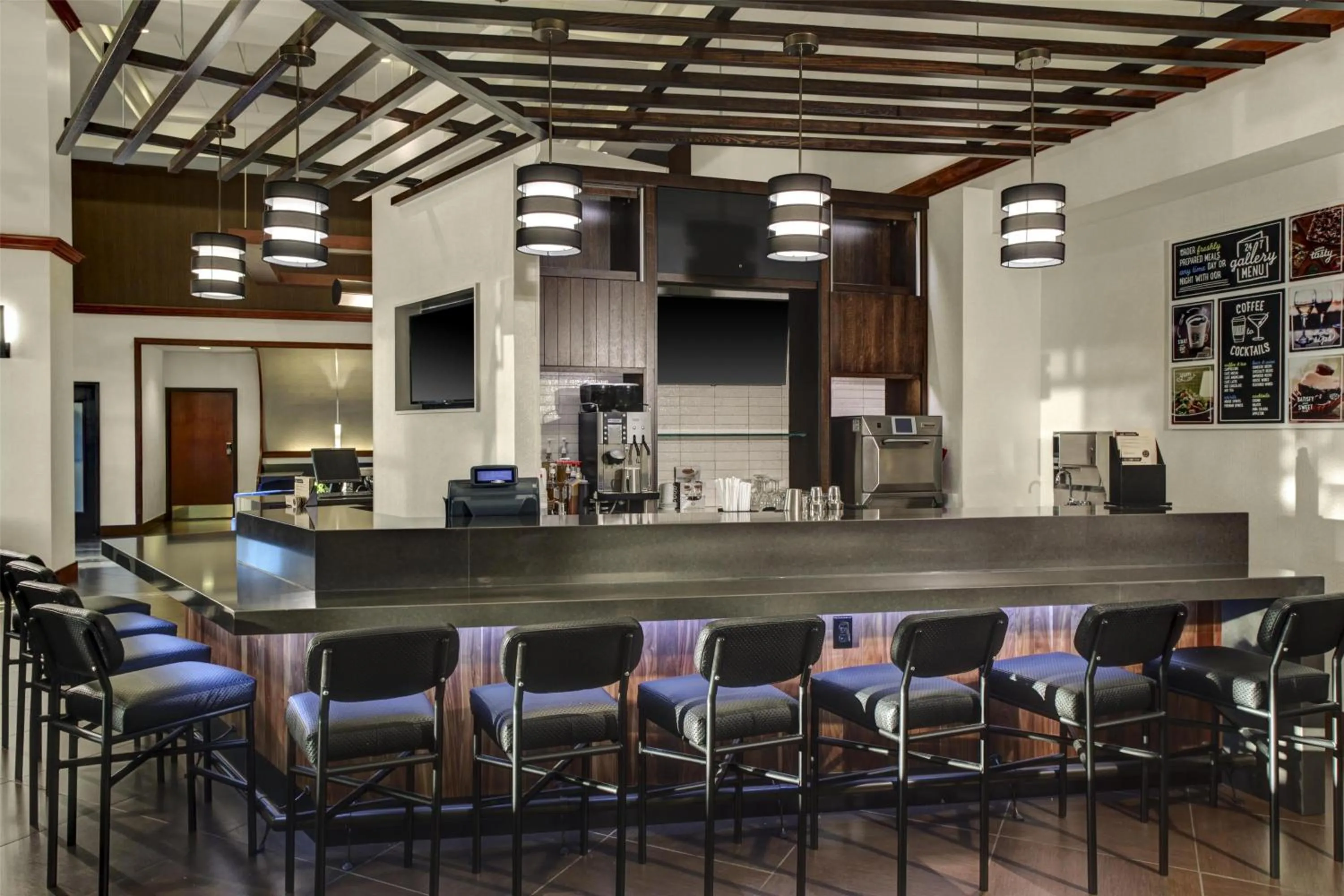 Lounge or bar in Hyatt Place Detroit/Auburn Hills