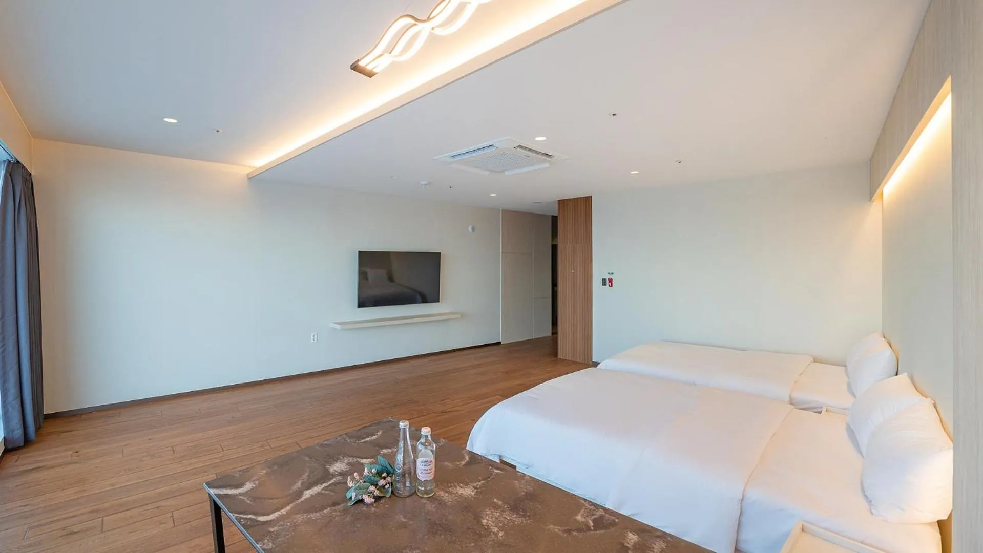 Bed in Sharp & Flat Hotel