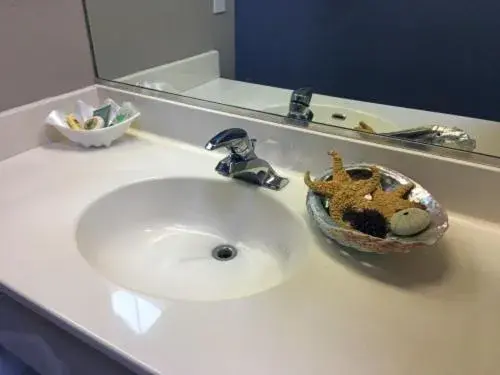 King Room with Spa Bath in The Oceanfront Inn King Room with Spa Bath in The Oceanfront Inn