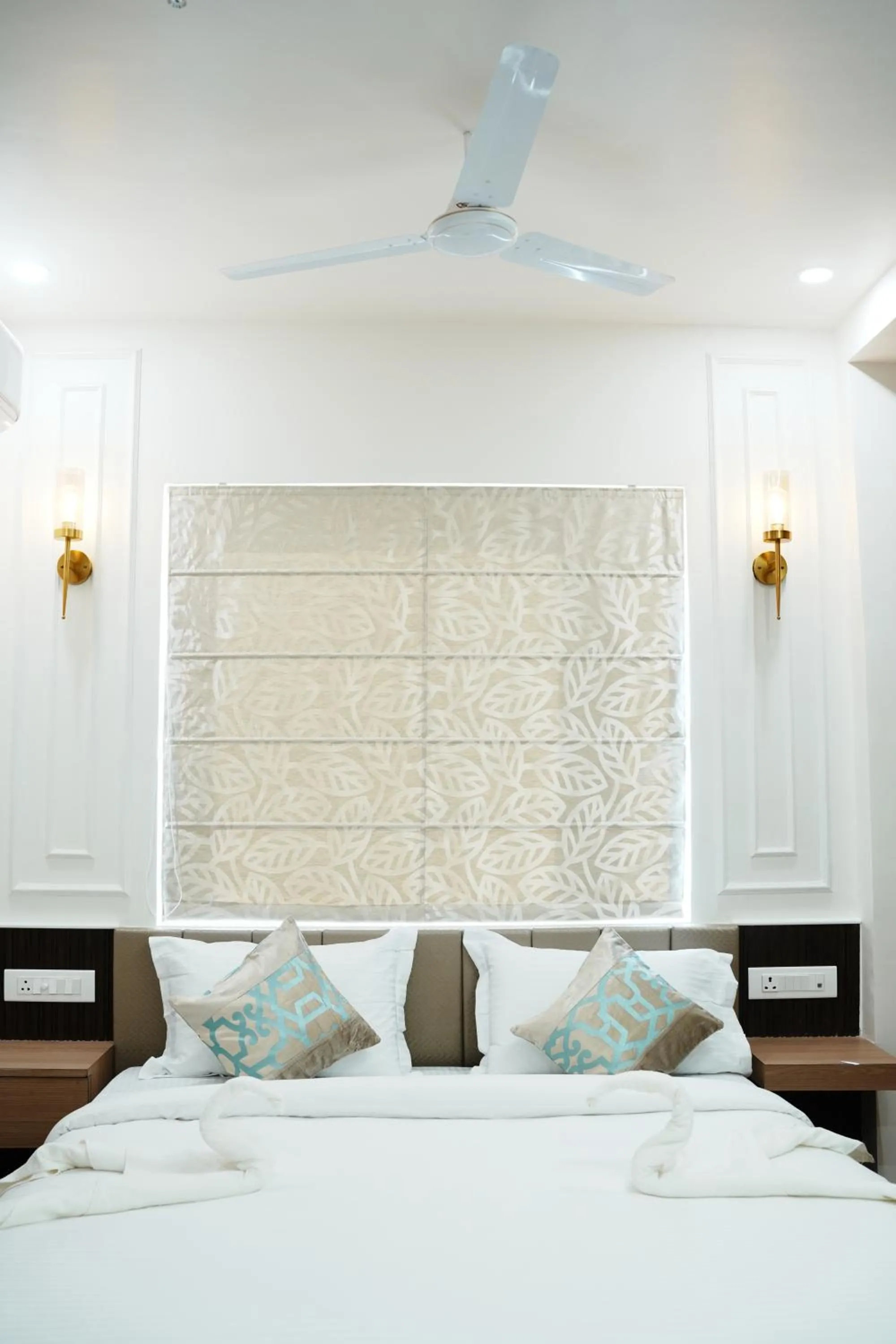 Photo of the whole room, Bed in Anaya Retreat