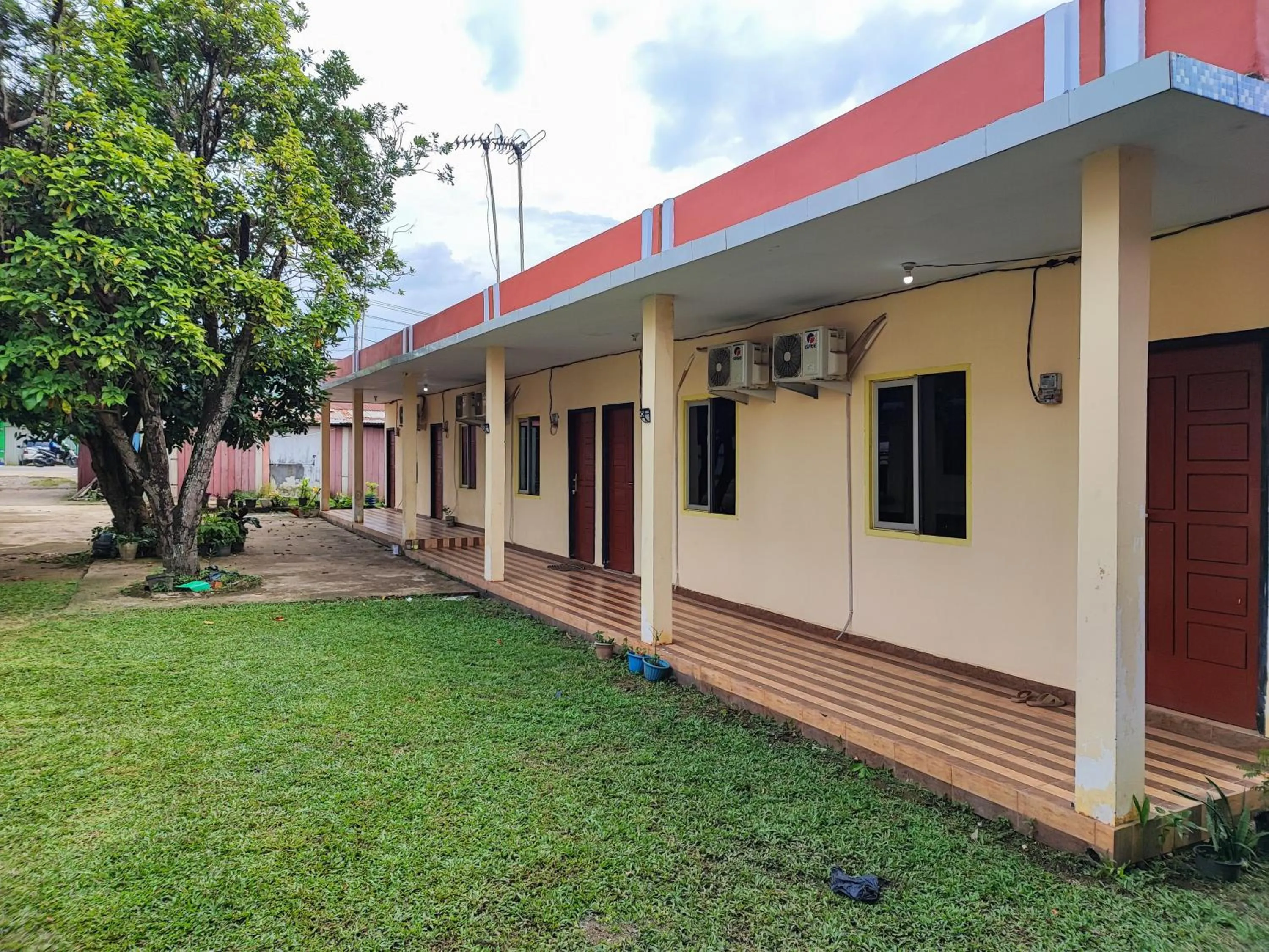 Property building in RedDoorz Syariah near Terminal Alam Barajo Jambi