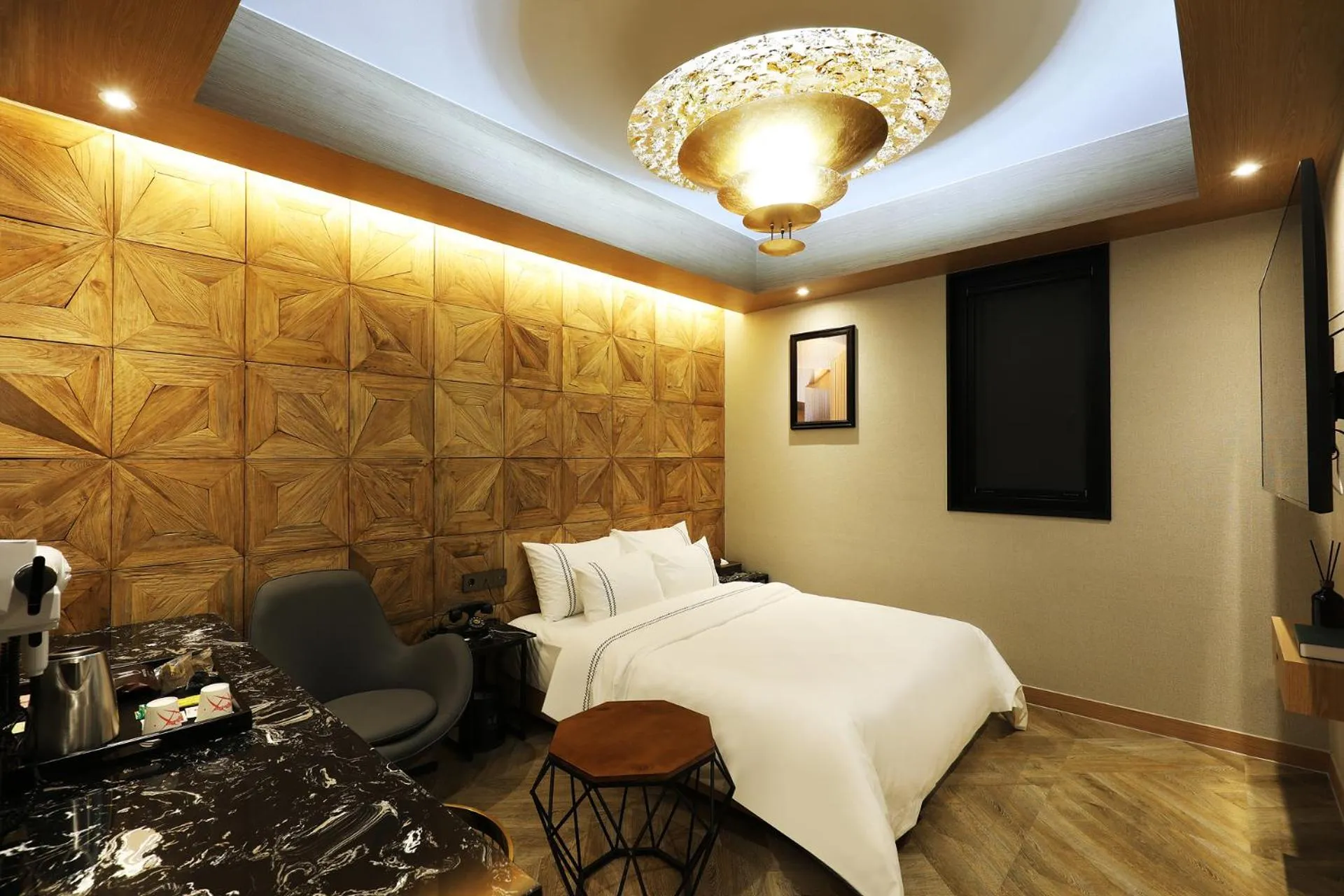 Photo of the whole room, Bed in Mari Hotel