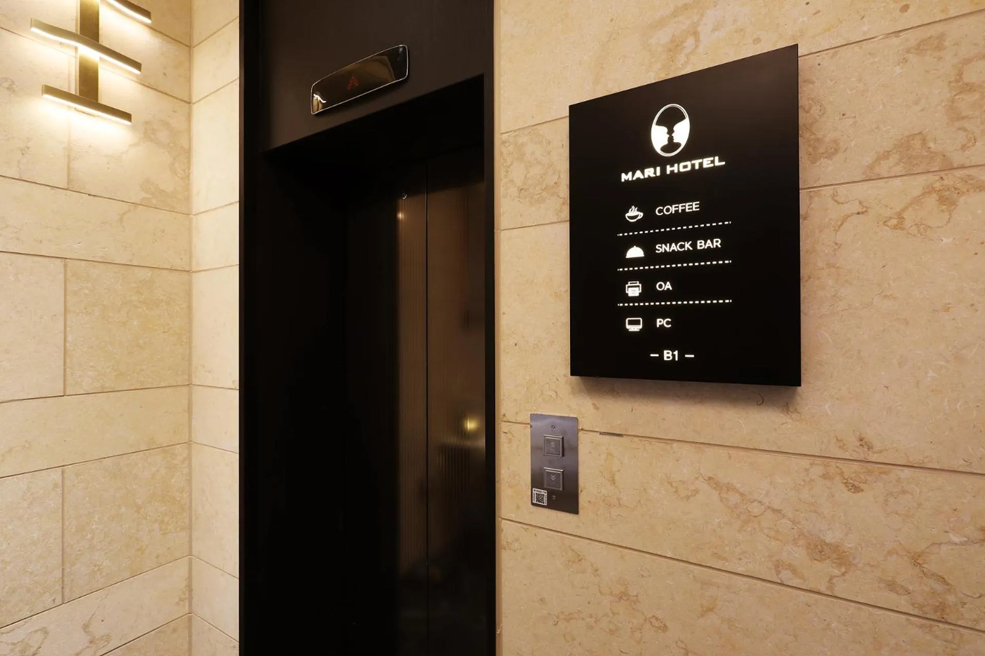 Lobby or reception in Mari Hotel