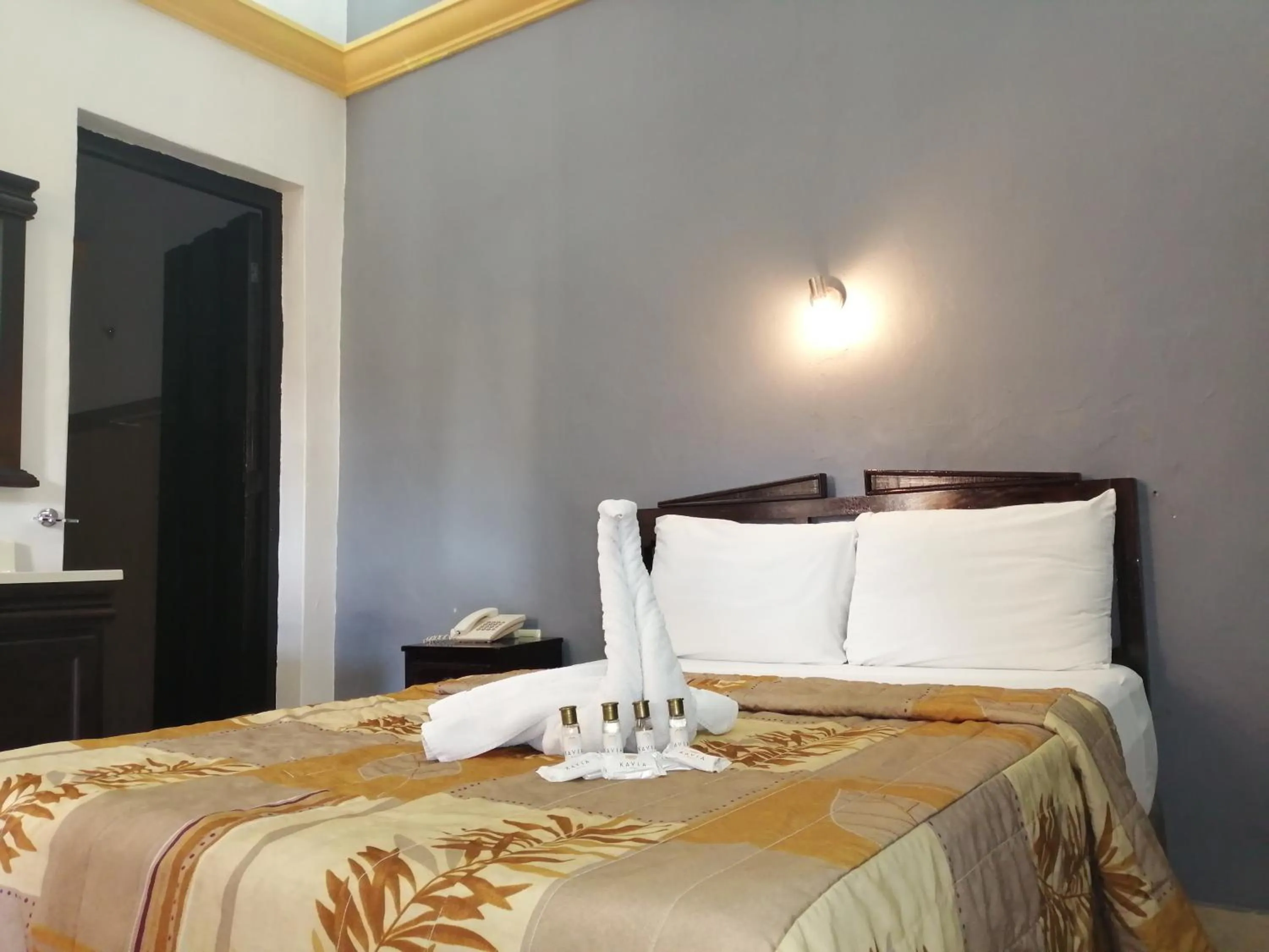 Photo of the whole room, Bed in Hotel Montejo