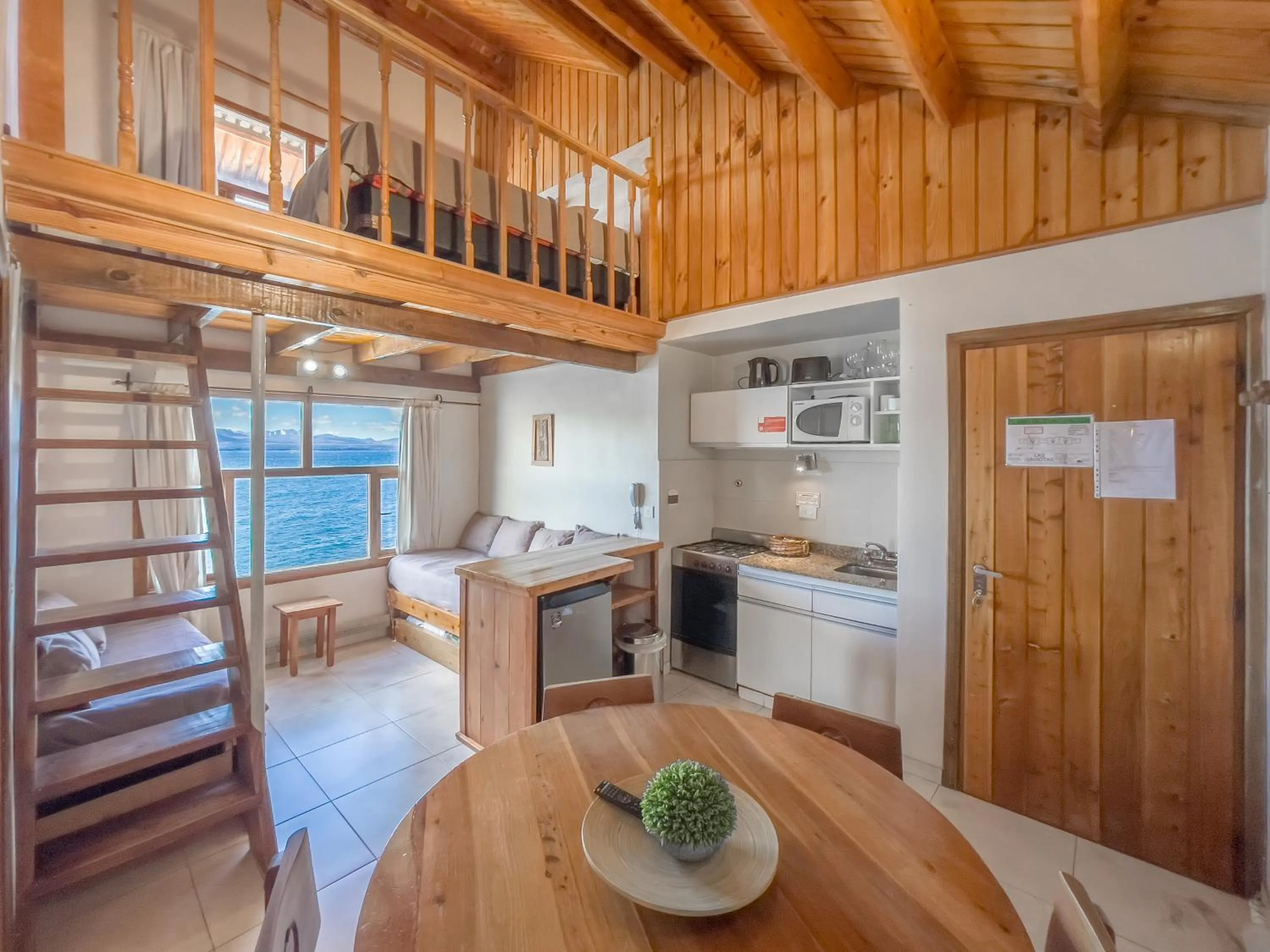 Lake view in Las Gaviotas