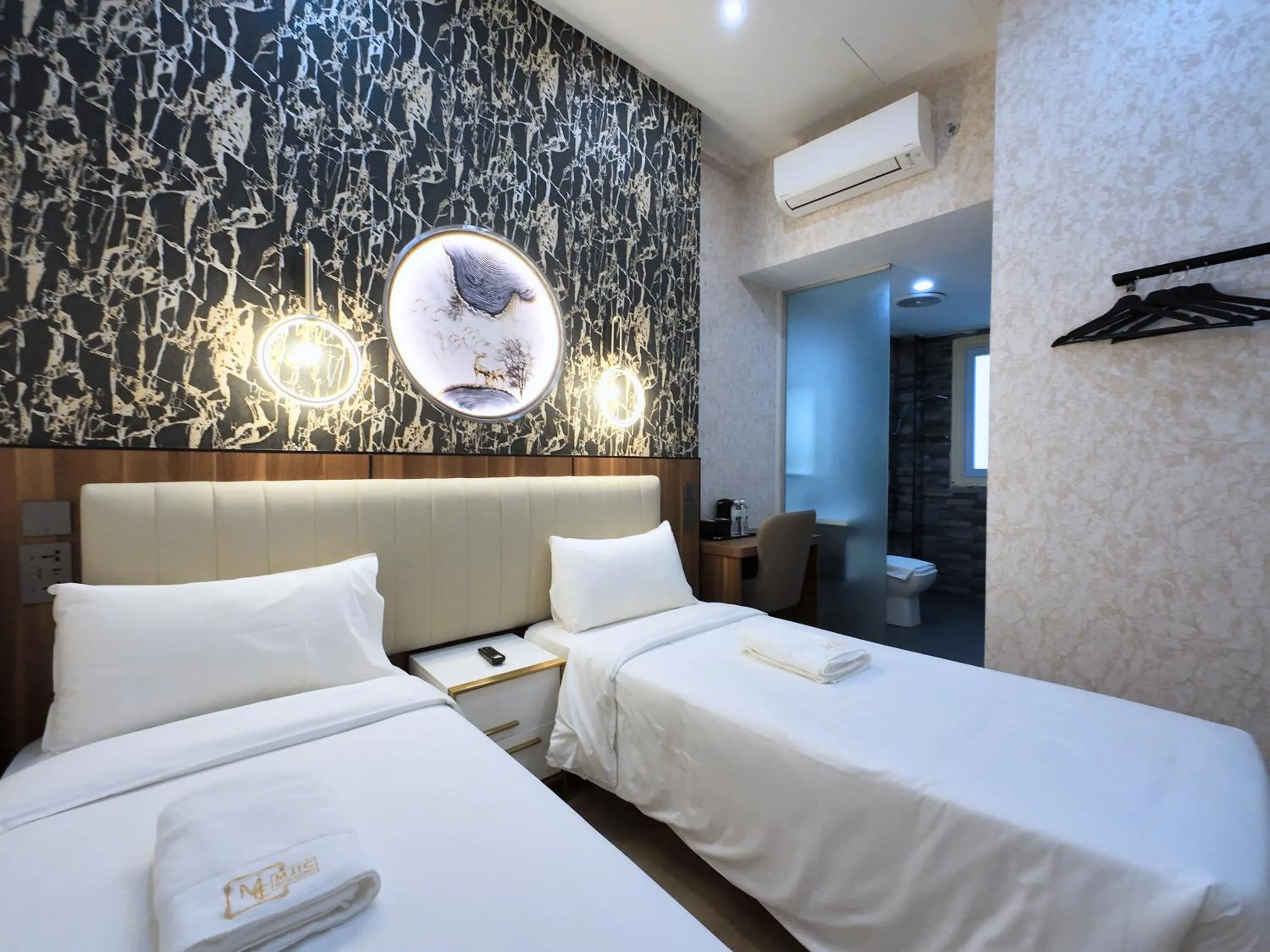 Bedroom, Bed in Kam Leng Hotel