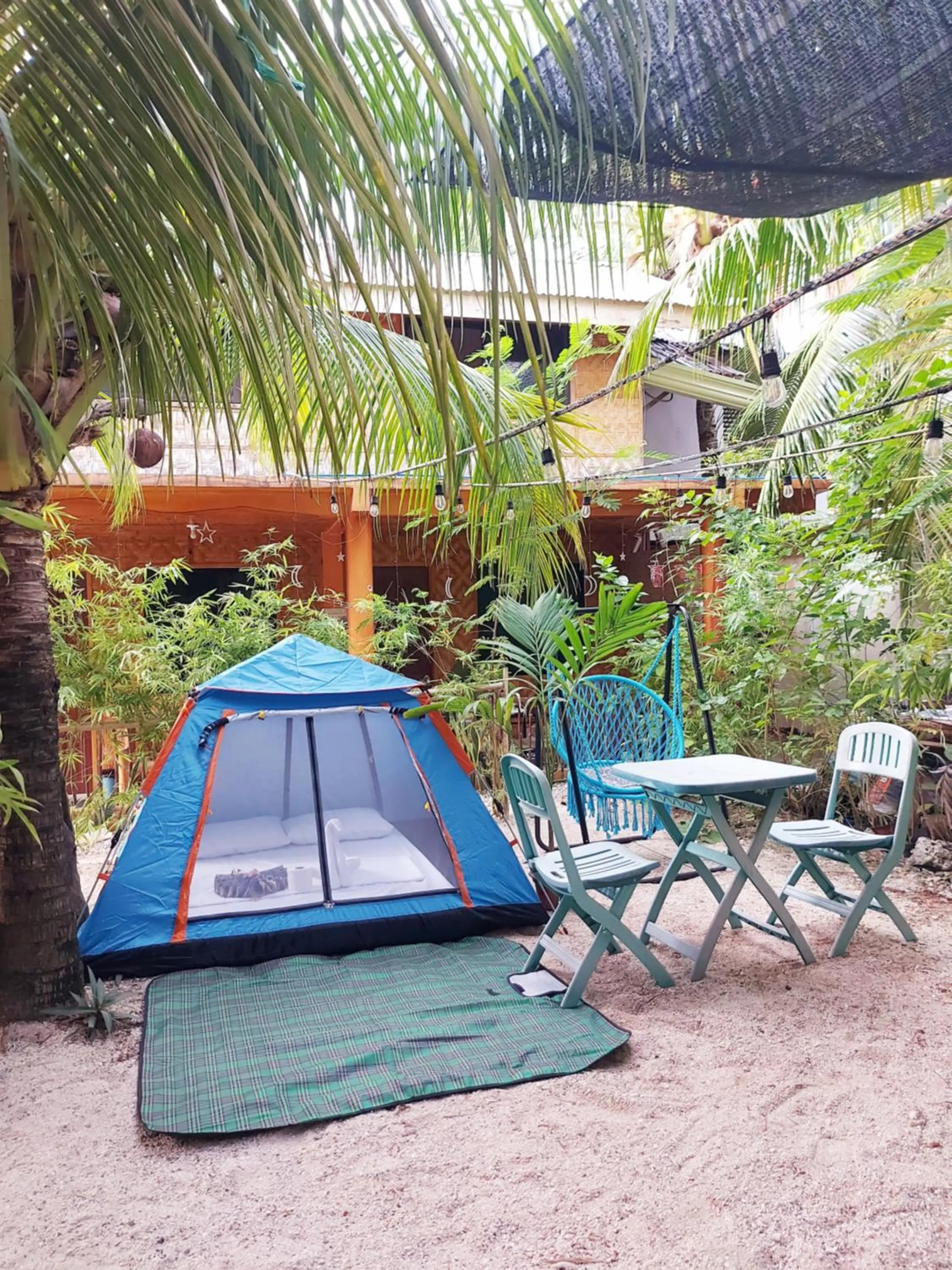 Facade/entrance in New Village Lodge