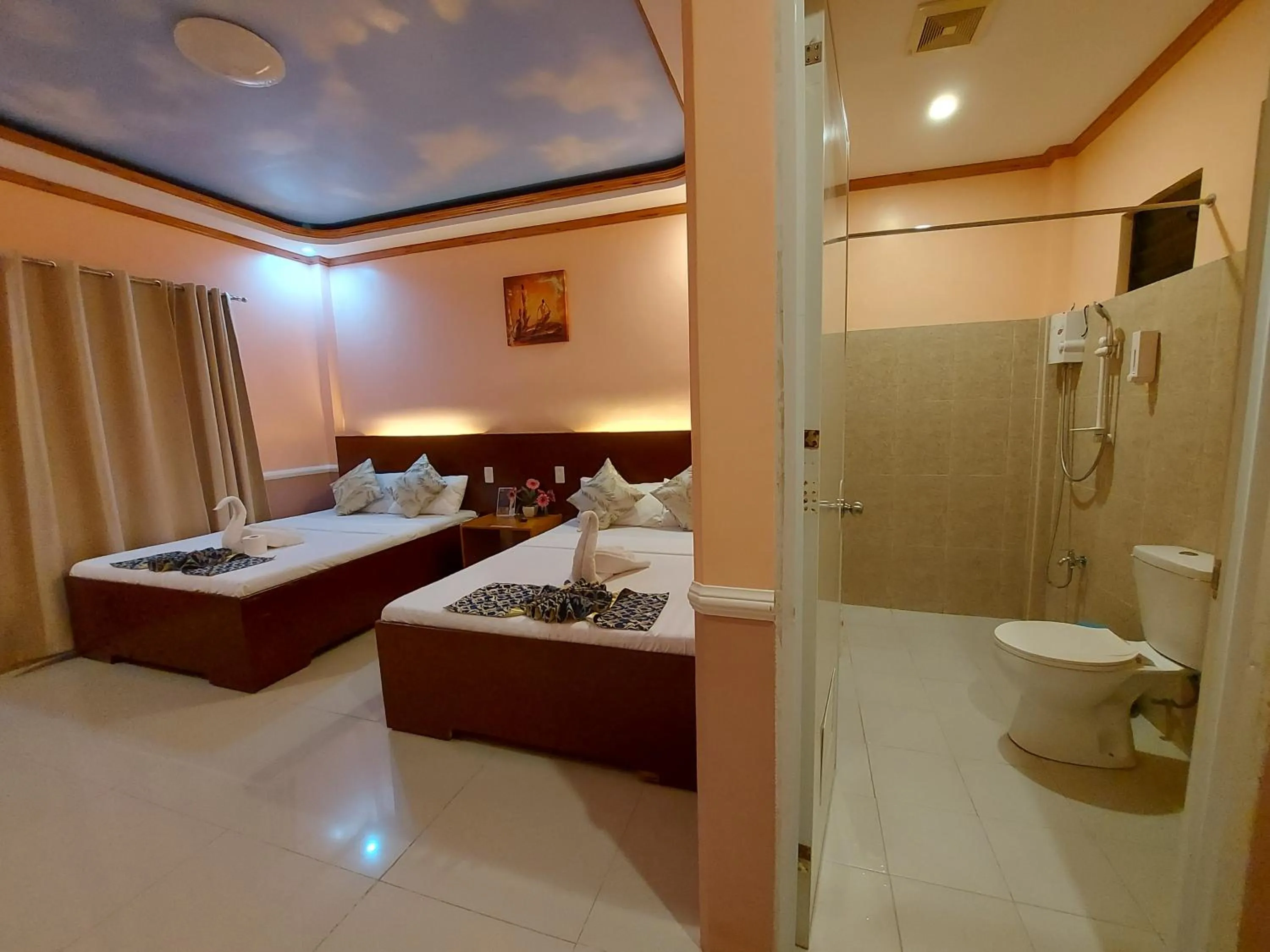 Bedroom, Bed in New Village Lodge