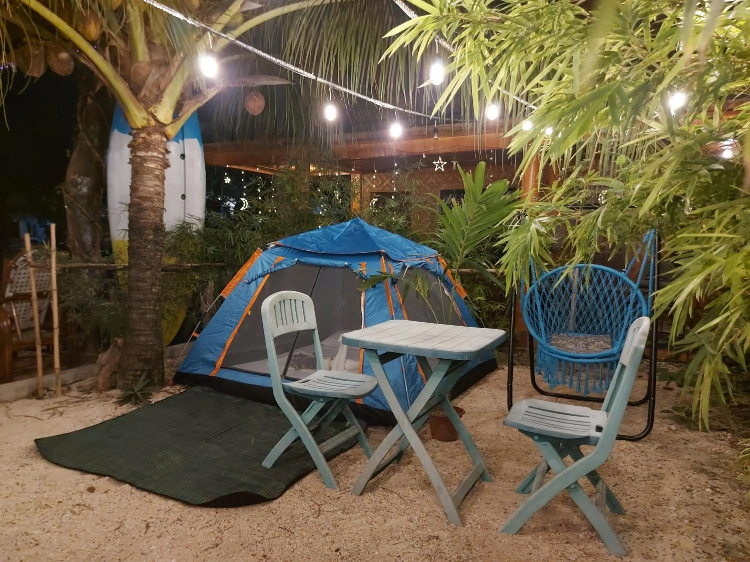 Facade/entrance in New Village Lodge