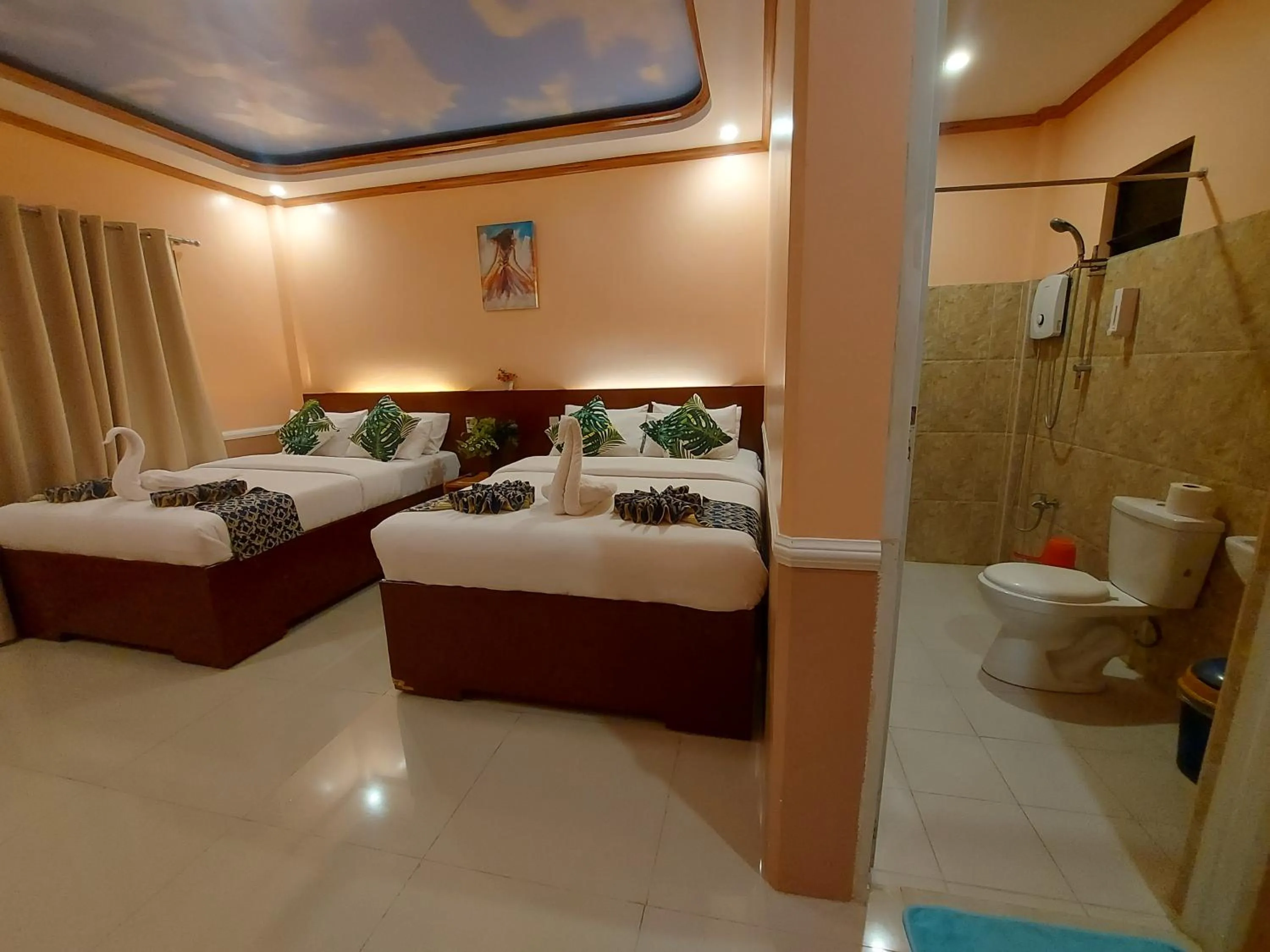 Photo of the whole room, Bed in New Village Lodge