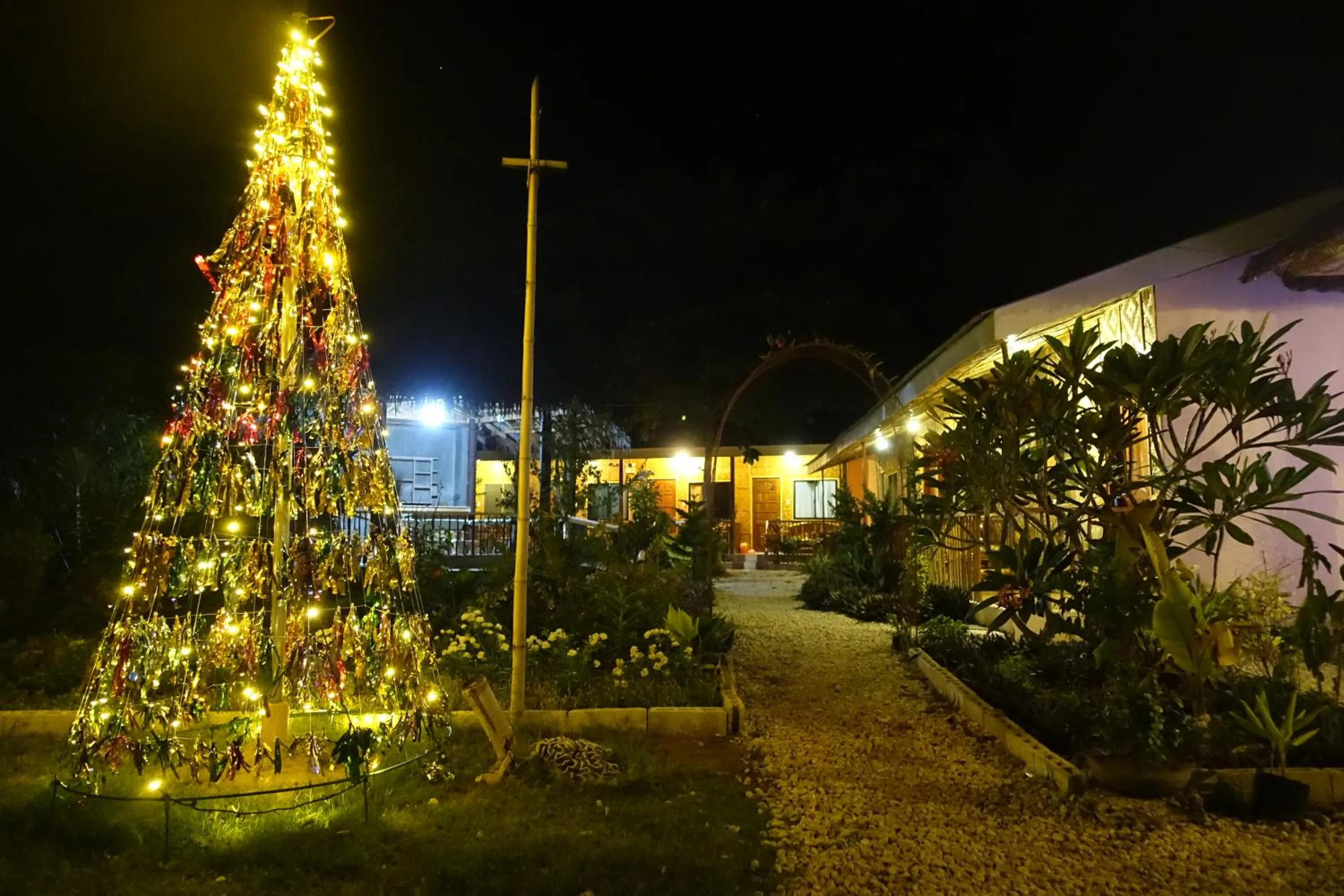 Facade/entrance in New Village Lodge