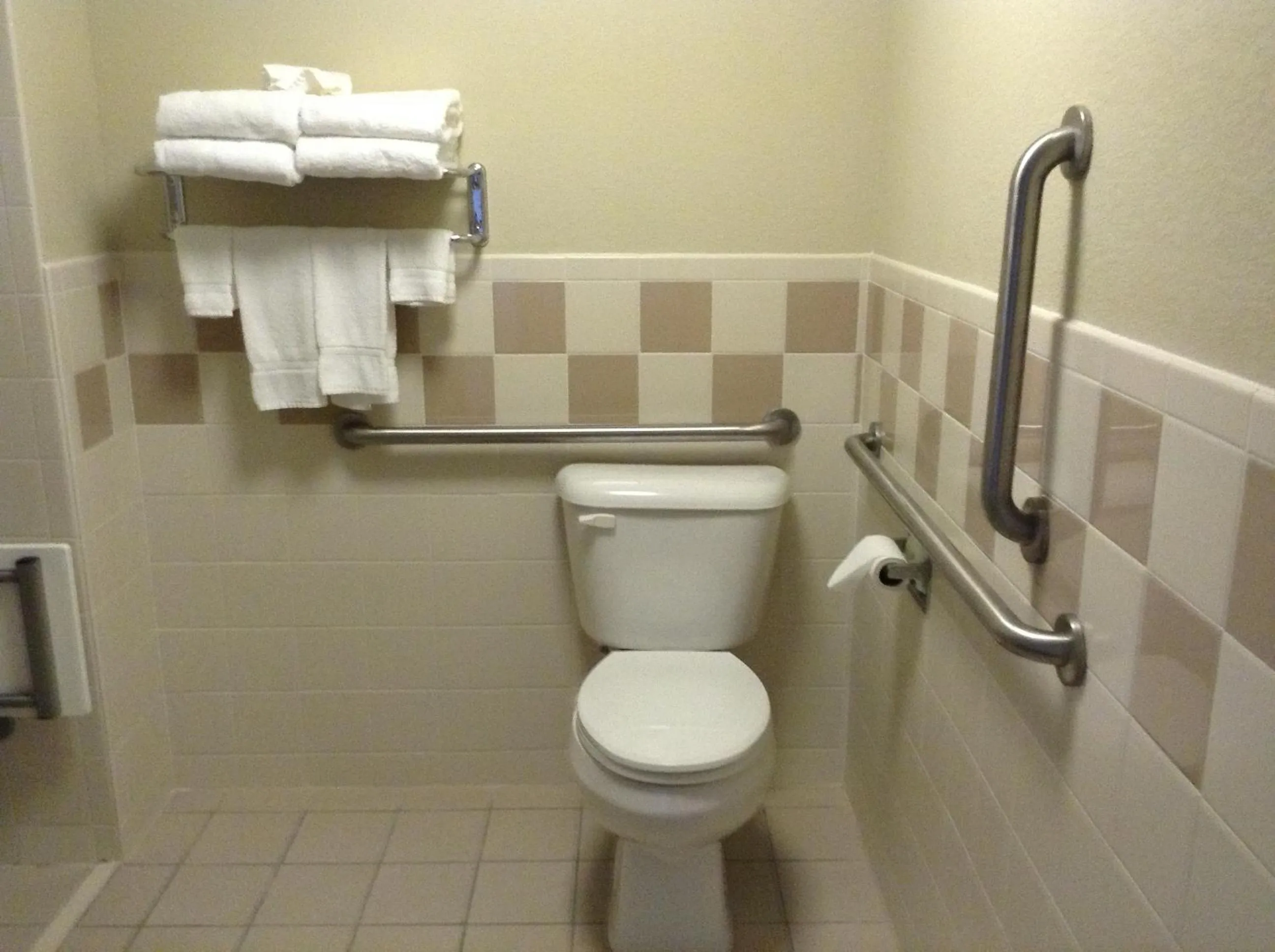 Bathroom in AmericInn by Wyndham Fort Dodge