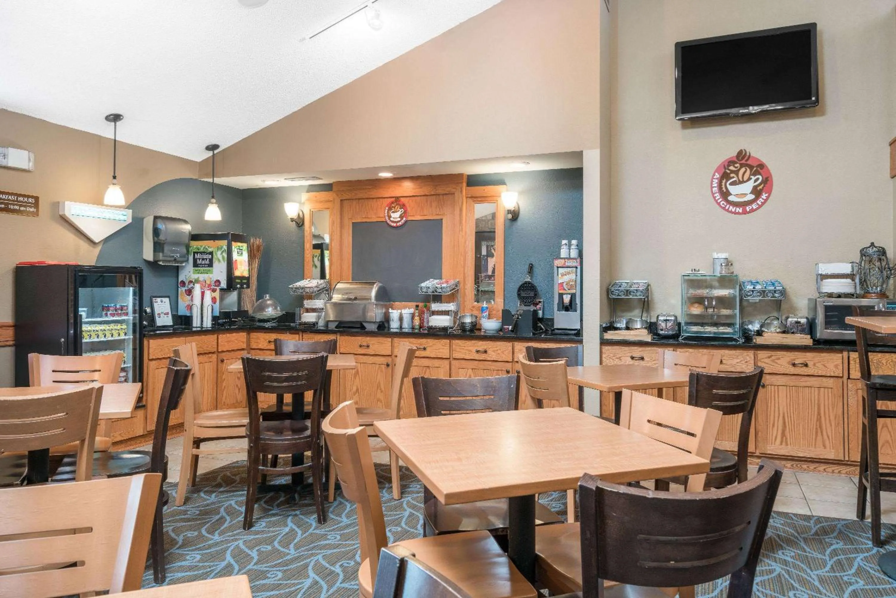 Restaurant/places to eat in AmericInn by Wyndham Fort Dodge