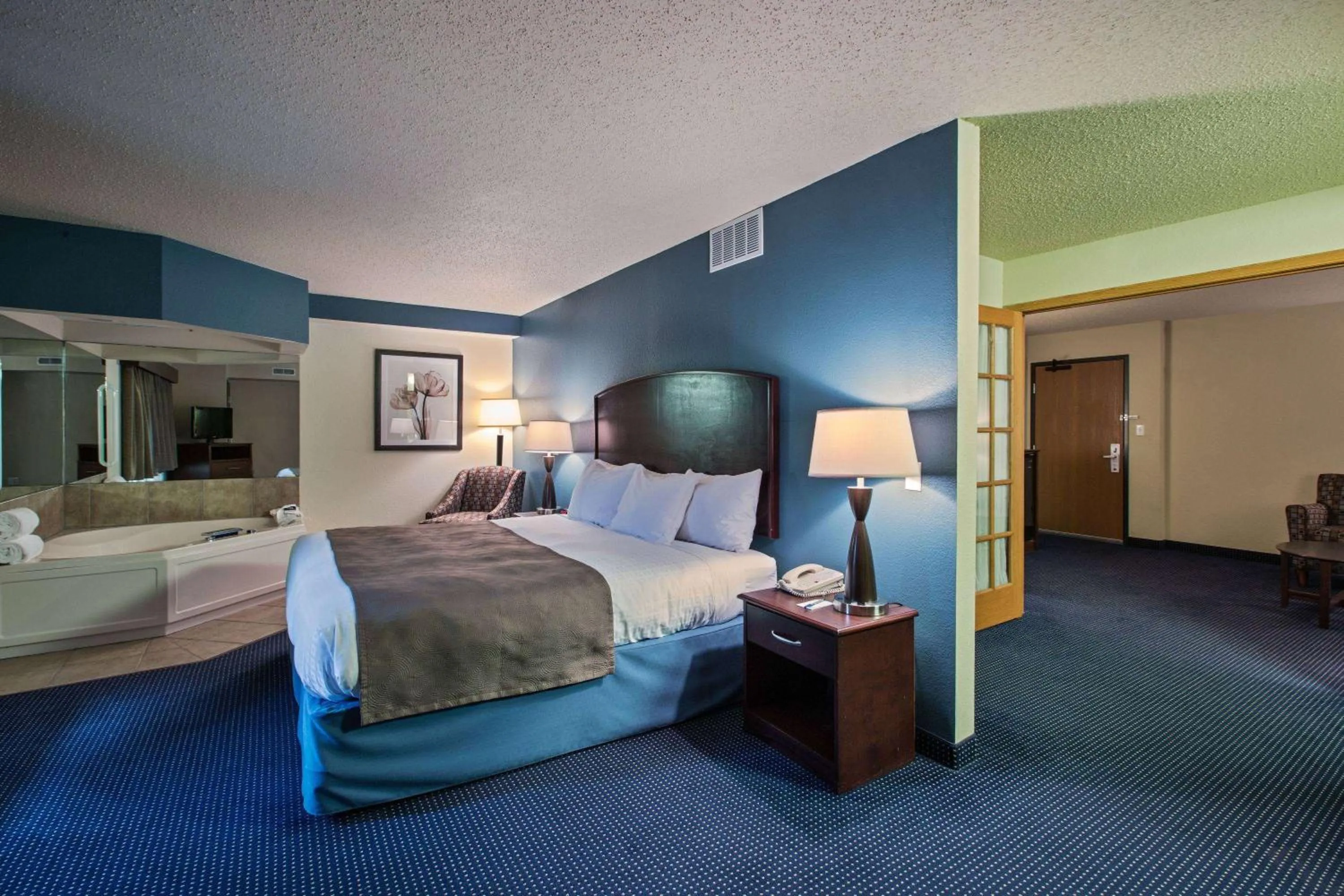Photo of the whole room, Bed in AmericInn by Wyndham Fort Dodge