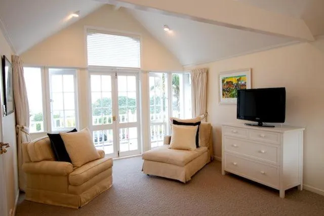 Emerald Inn on Takapuna Beach