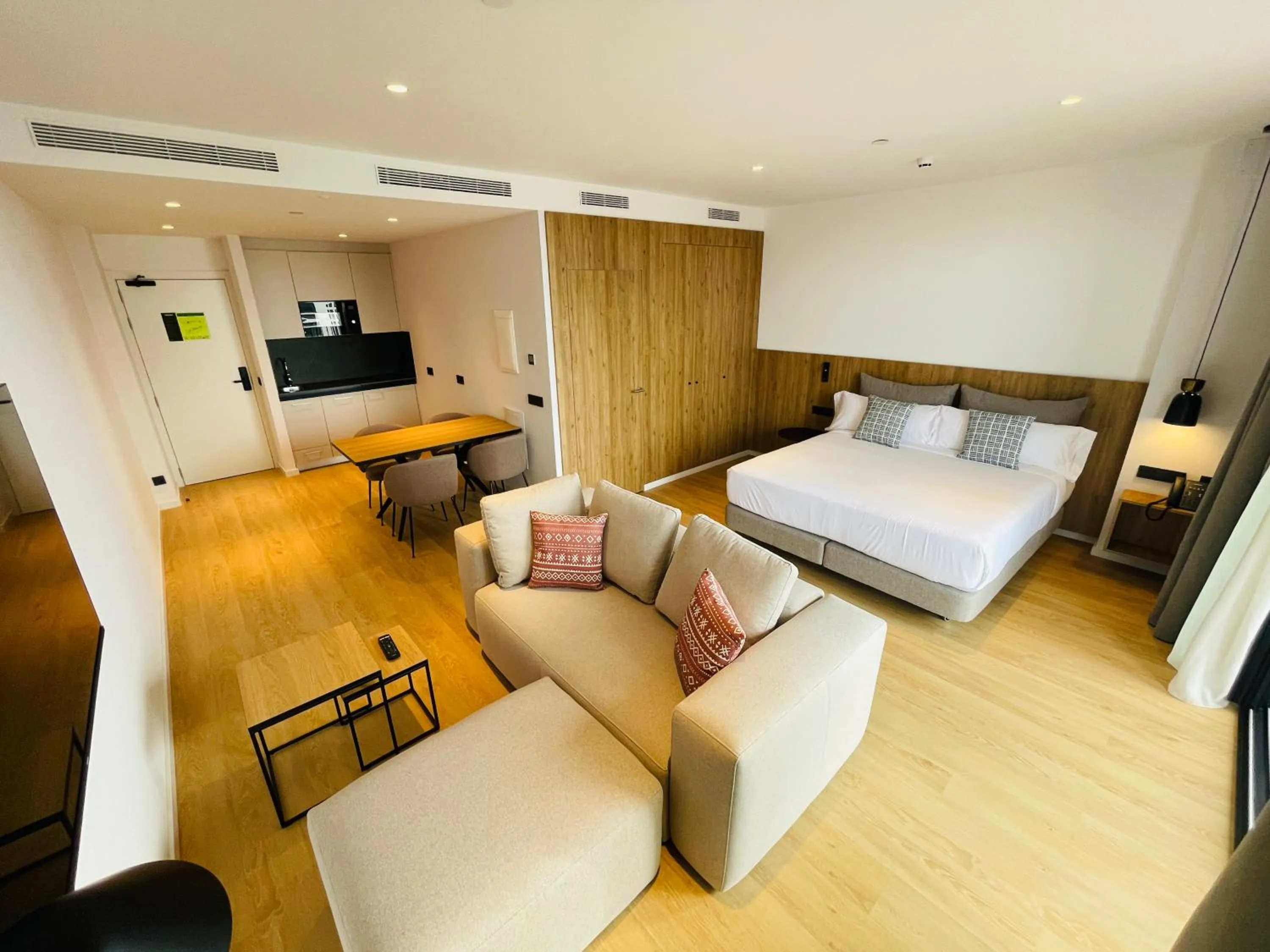 Kitchen or kitchenette, Bed in Tembo Barcelona