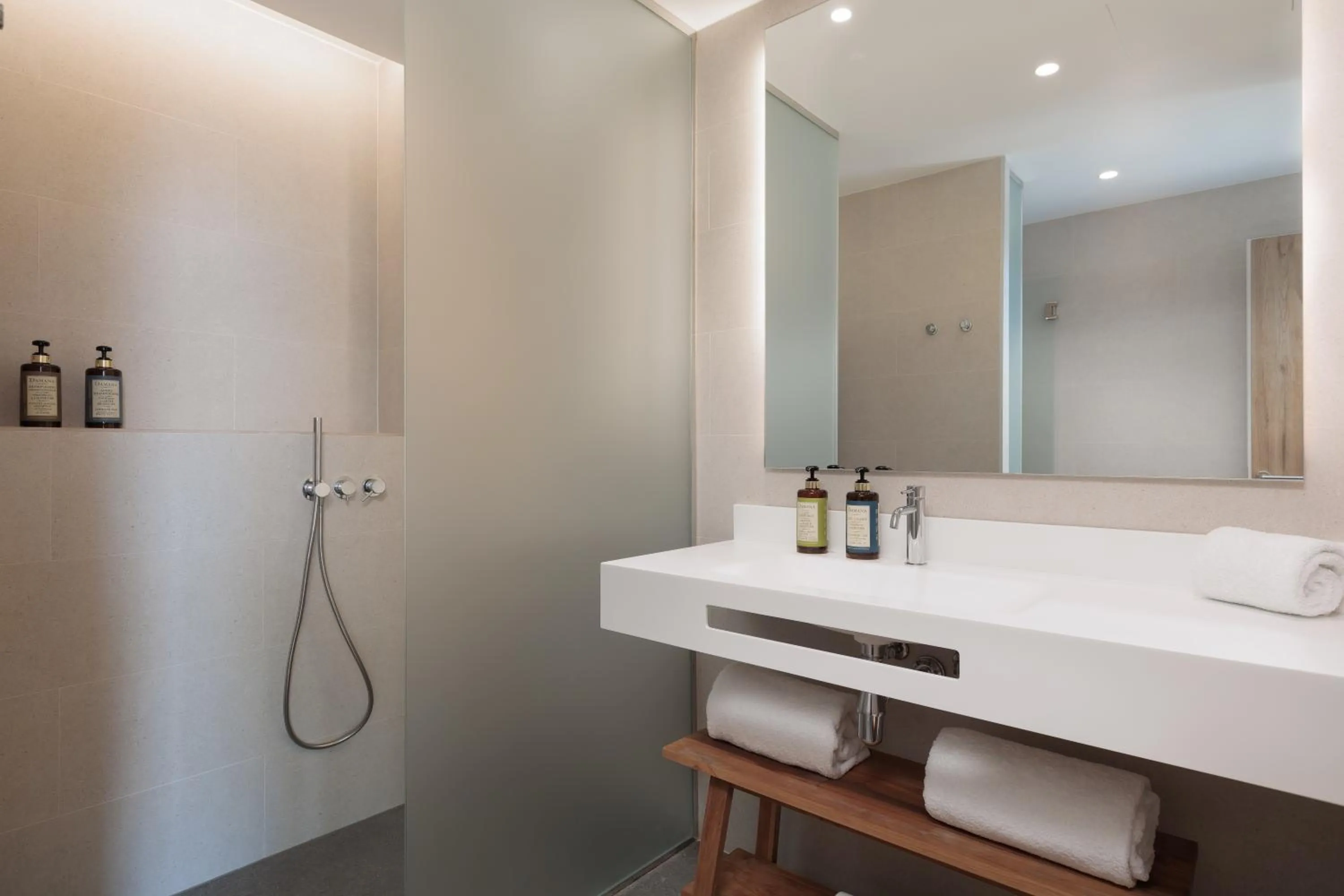 Bathroom in Tembo Barcelona