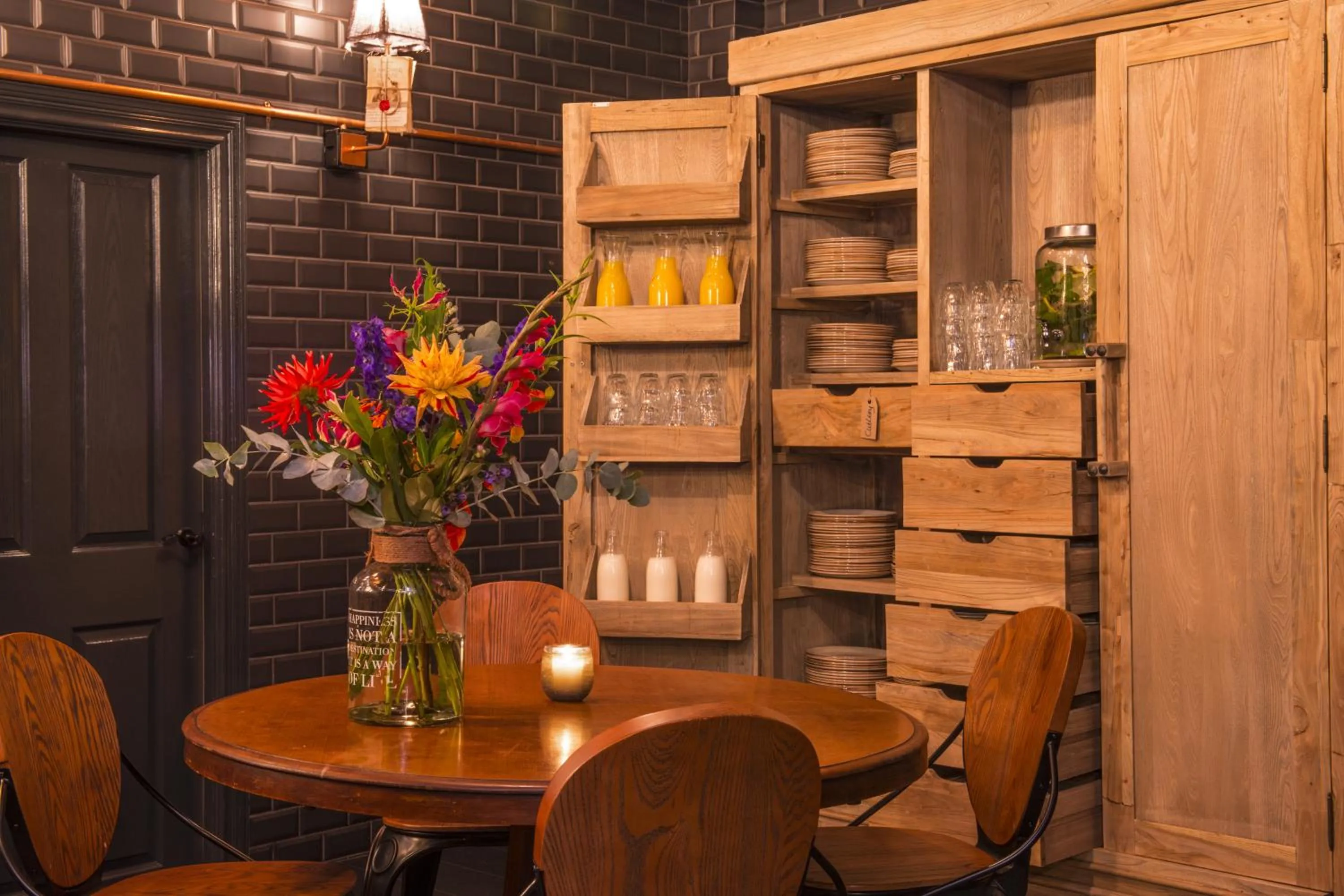 Restaurant/places to eat in Max Brown Hotel Canal District, part of Sircle Collection