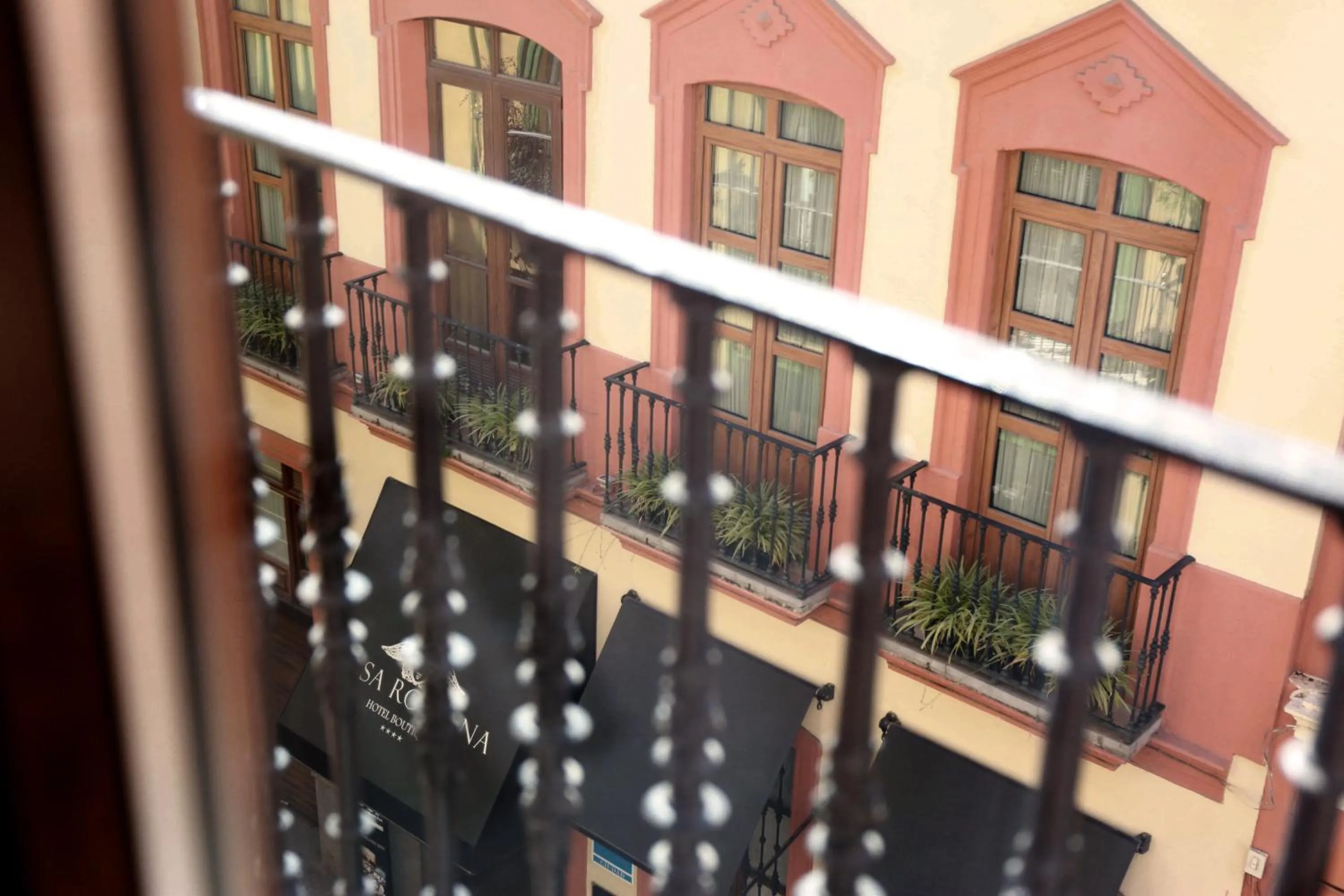 Property building in Hotel Boutique Casa Romana Villa