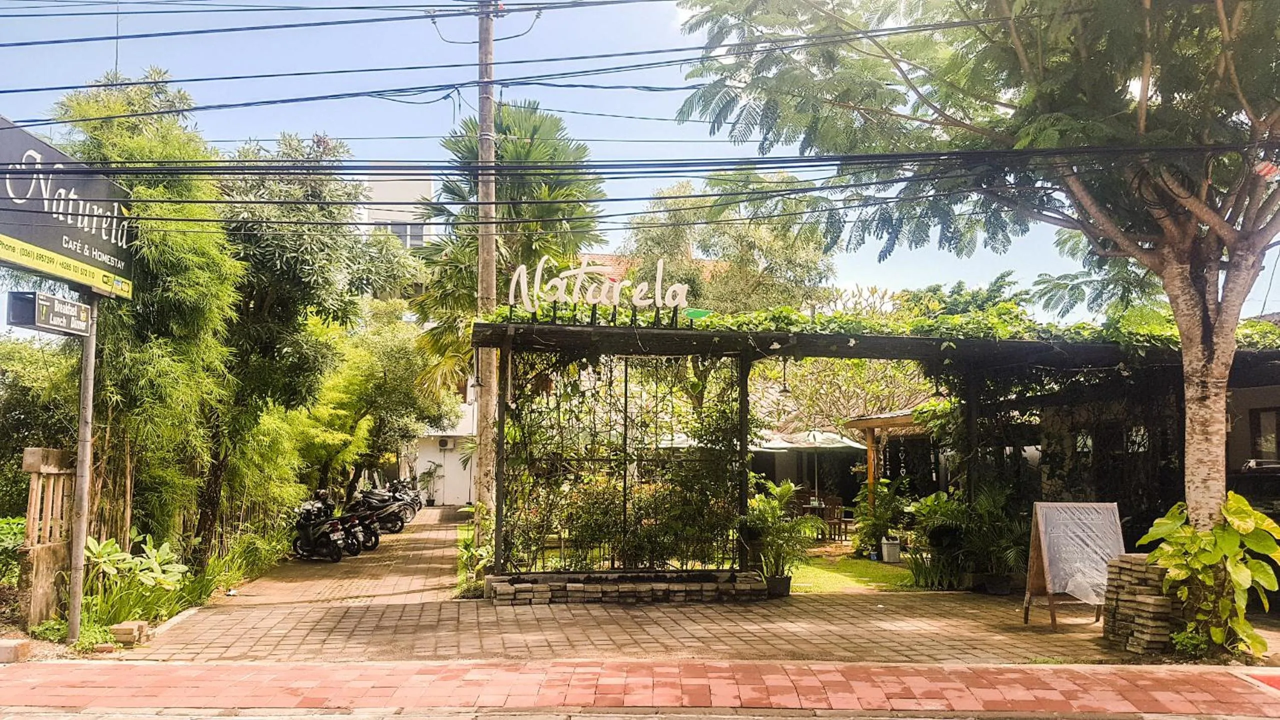 Garden view in Naturela