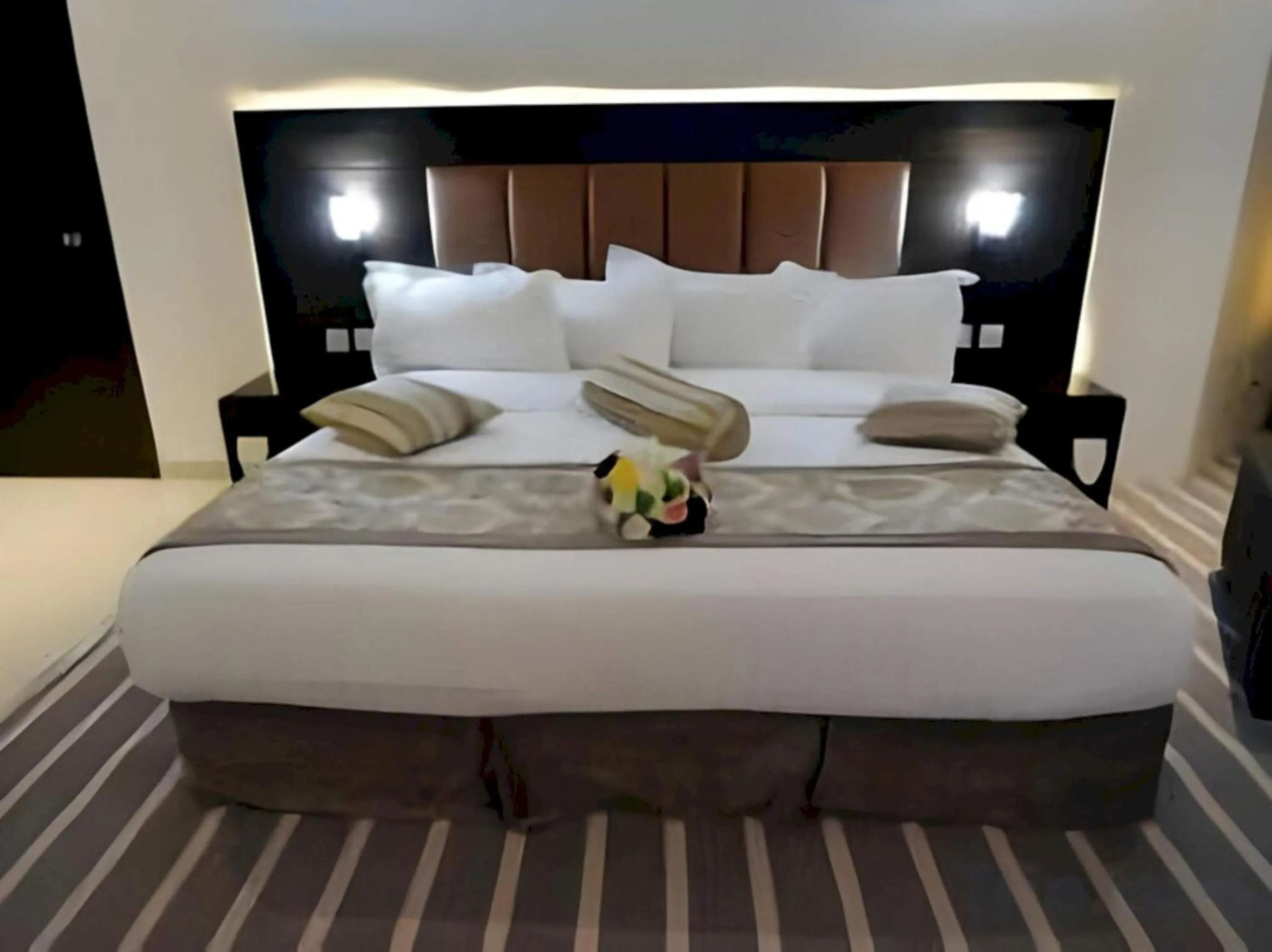 Photo of the whole room, Bed in Sunday Millennia Hotel