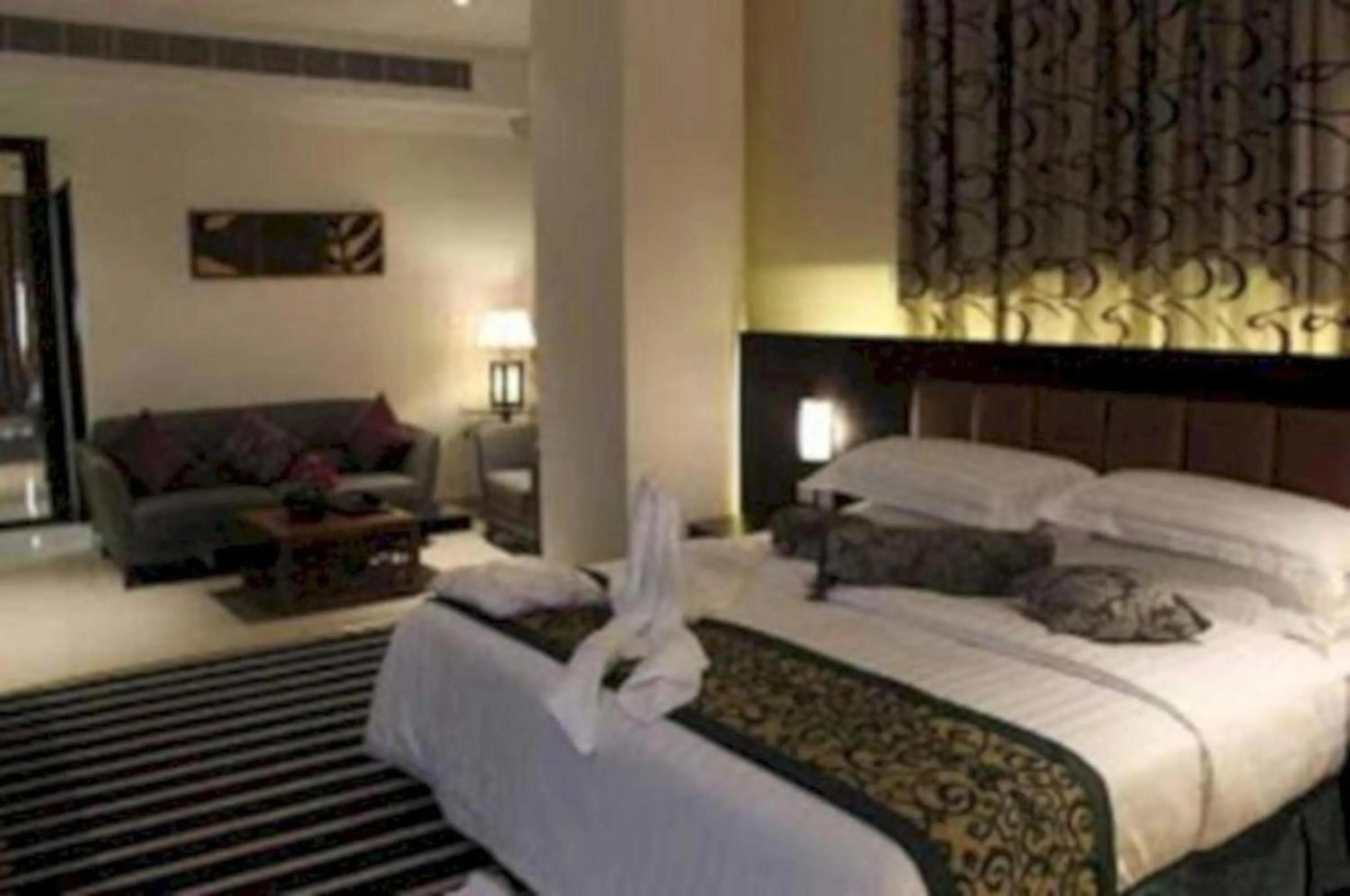 Photo of the whole room, Bed in Sunday Millennia Hotel