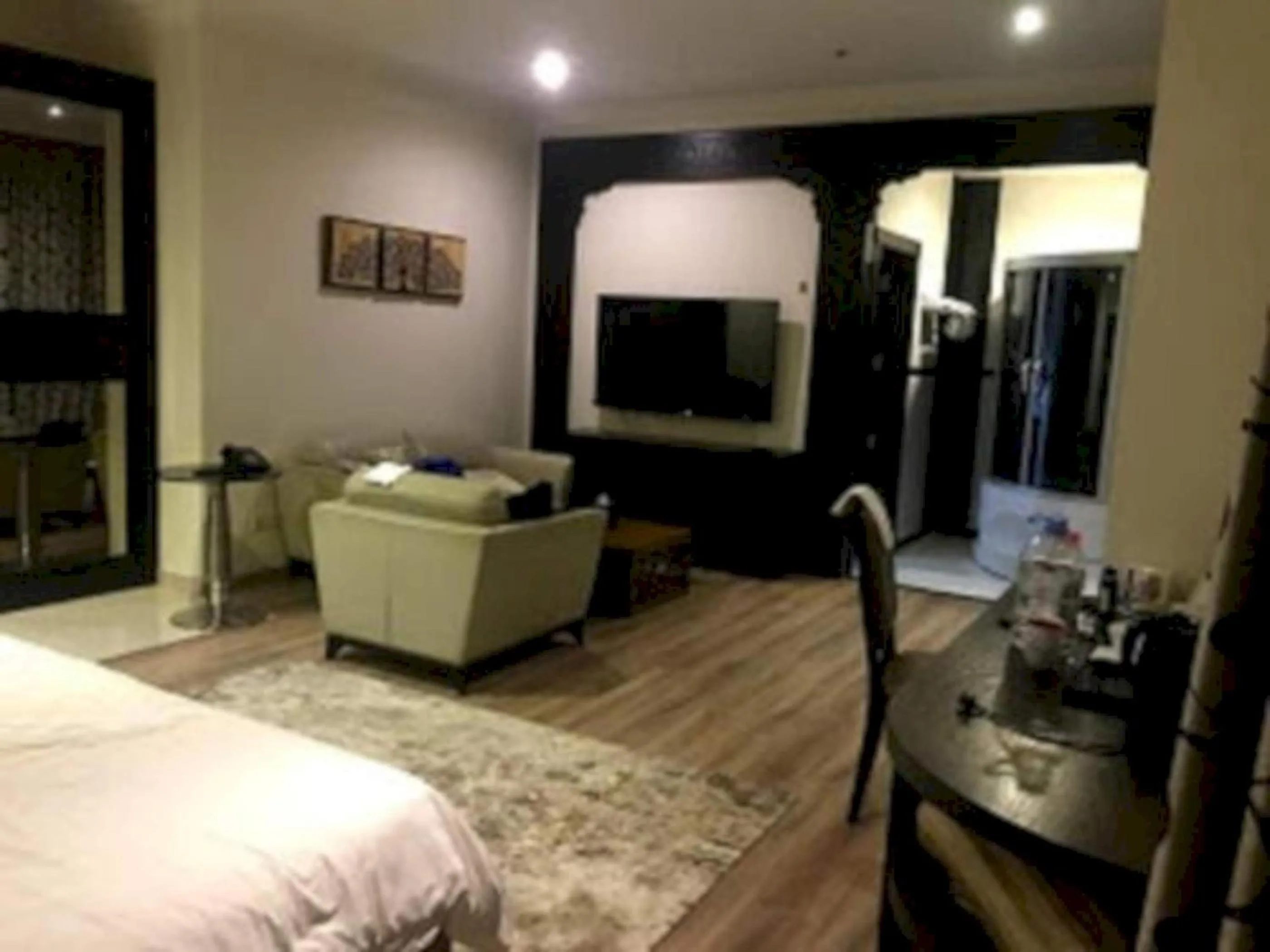 Photo of the whole room, Bed in Sunday Millennia Hotel