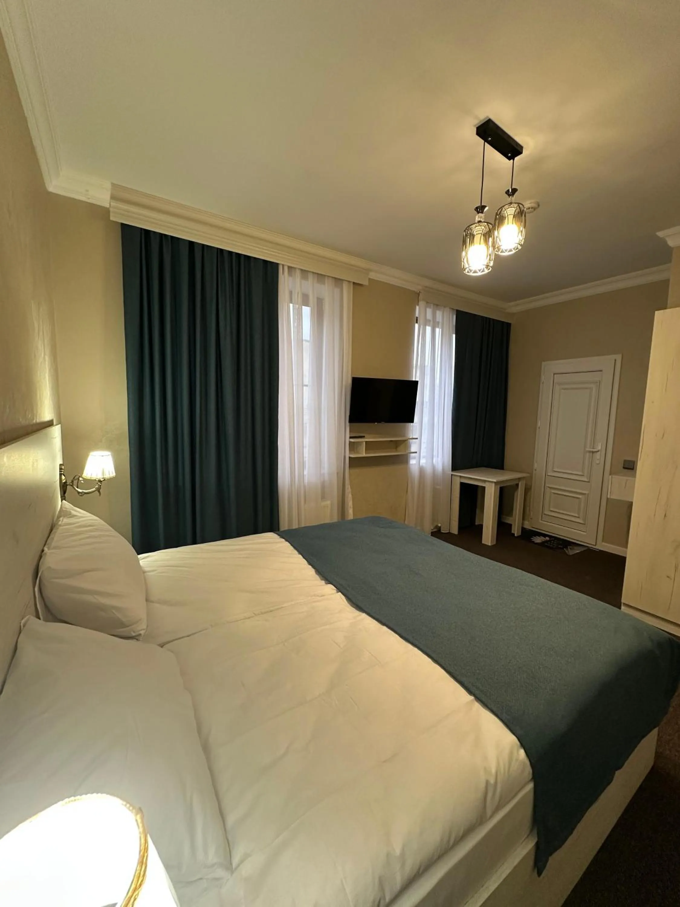 Bed in Nemi Museum Hotel Baku Nz