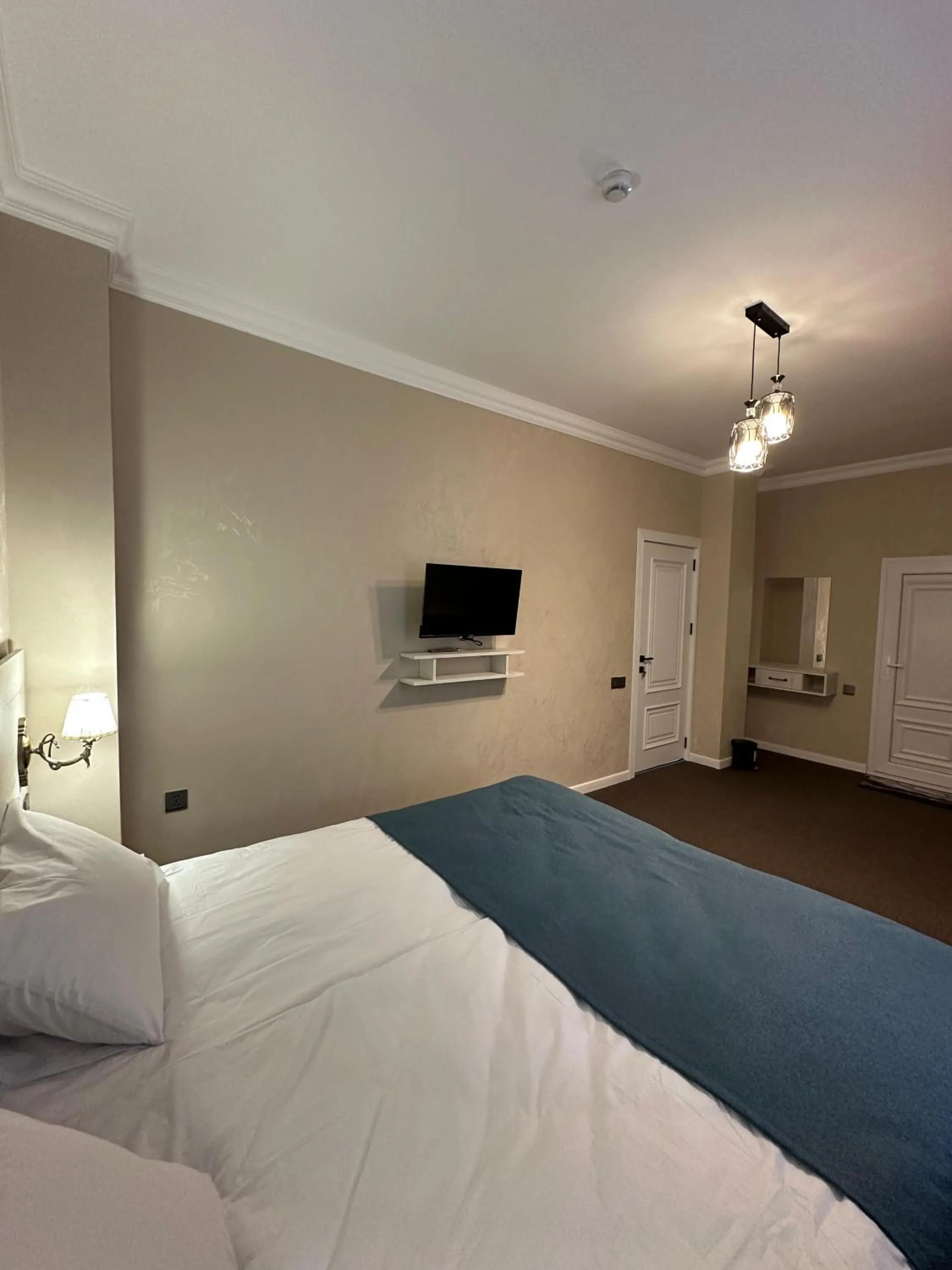 Bed in Nemi Museum Hotel Baku Nz