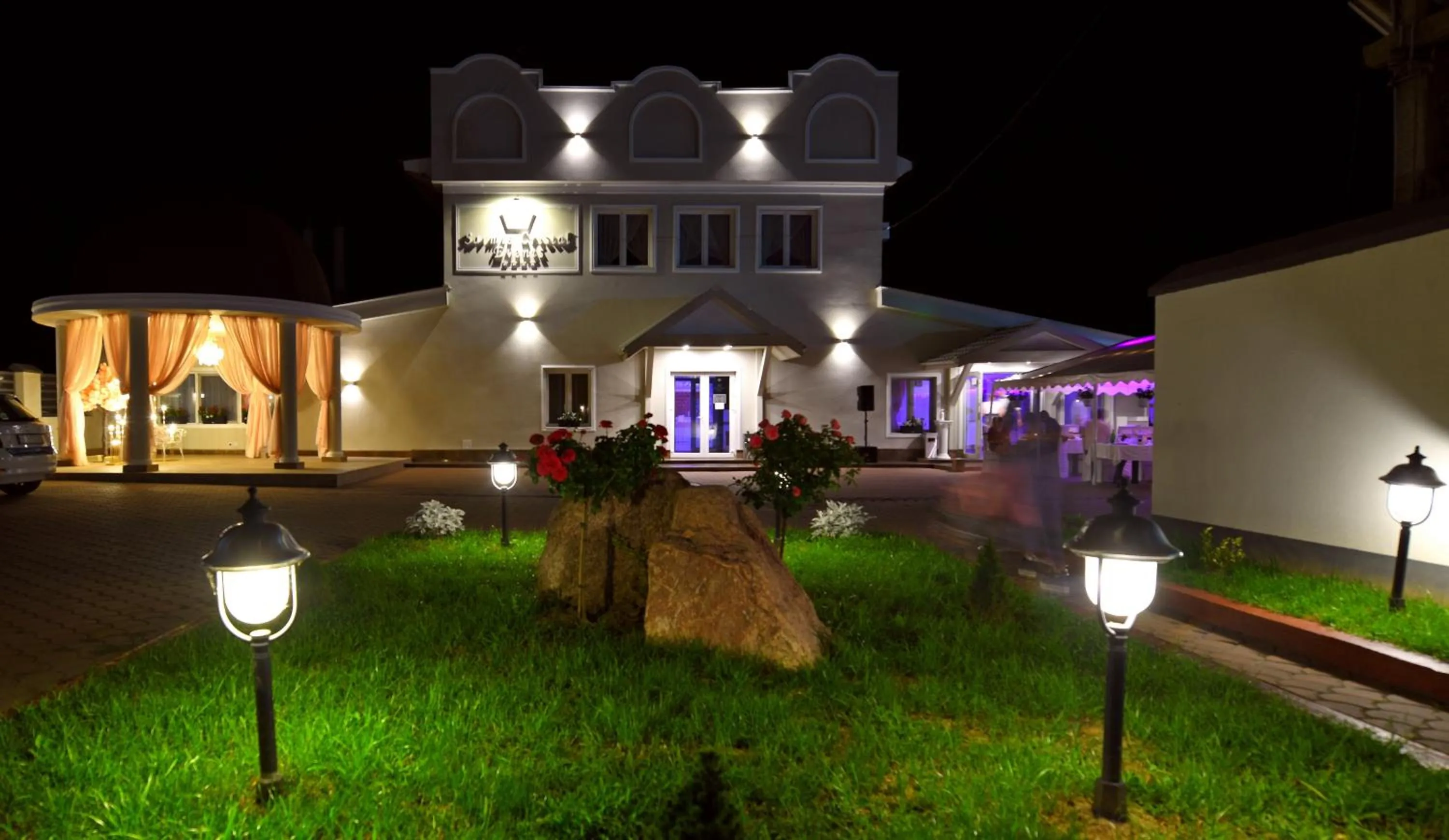 Facade/entrance in Pensiunea Sarmis Cristal