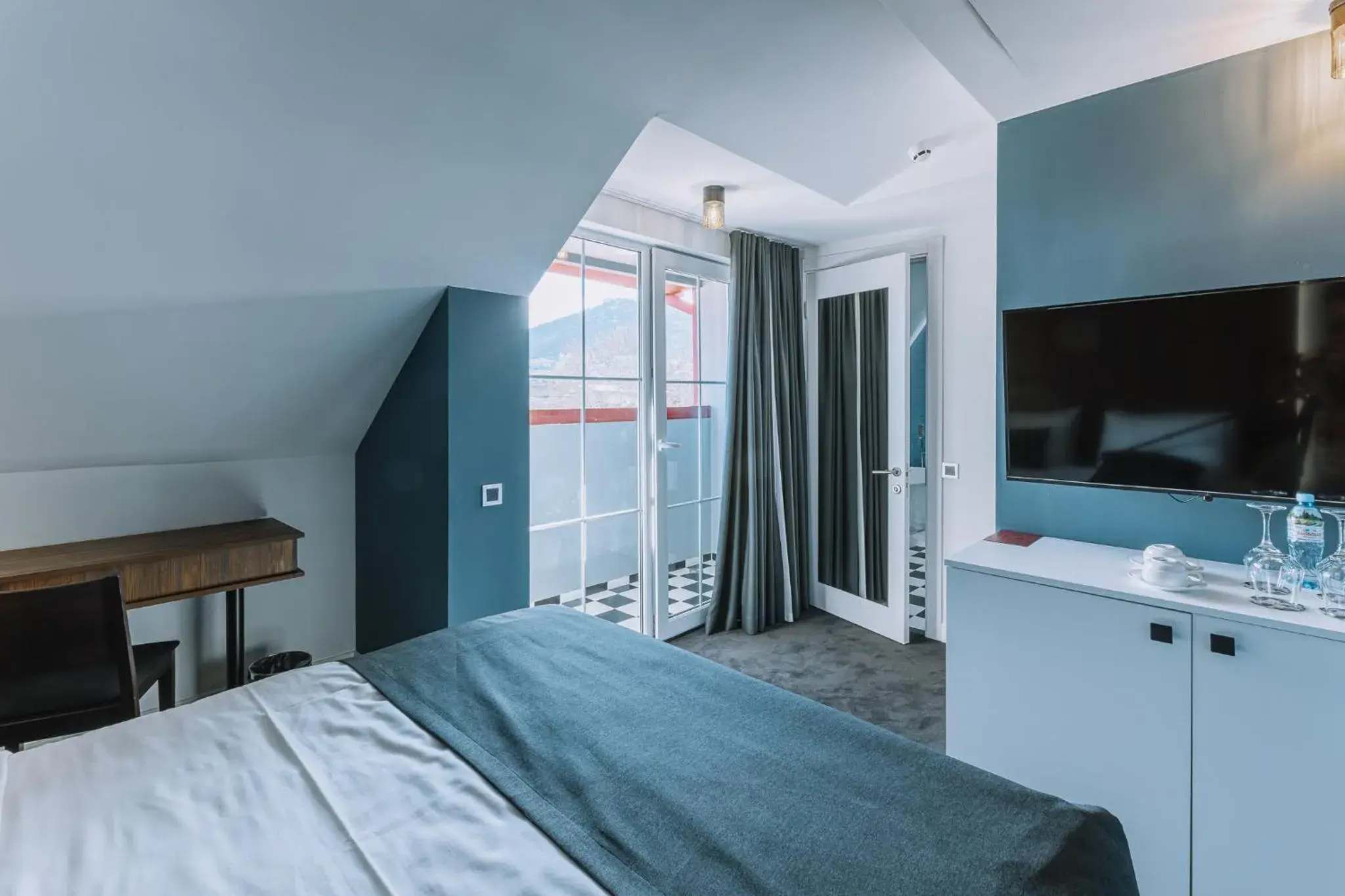 Double or Twin Room with Bathroom in Hotel Twenties Tbilisi - Stay & Dine Double or Twin Room with Bathroom in Hotel Twenties Tbilisi - Stay & Dine