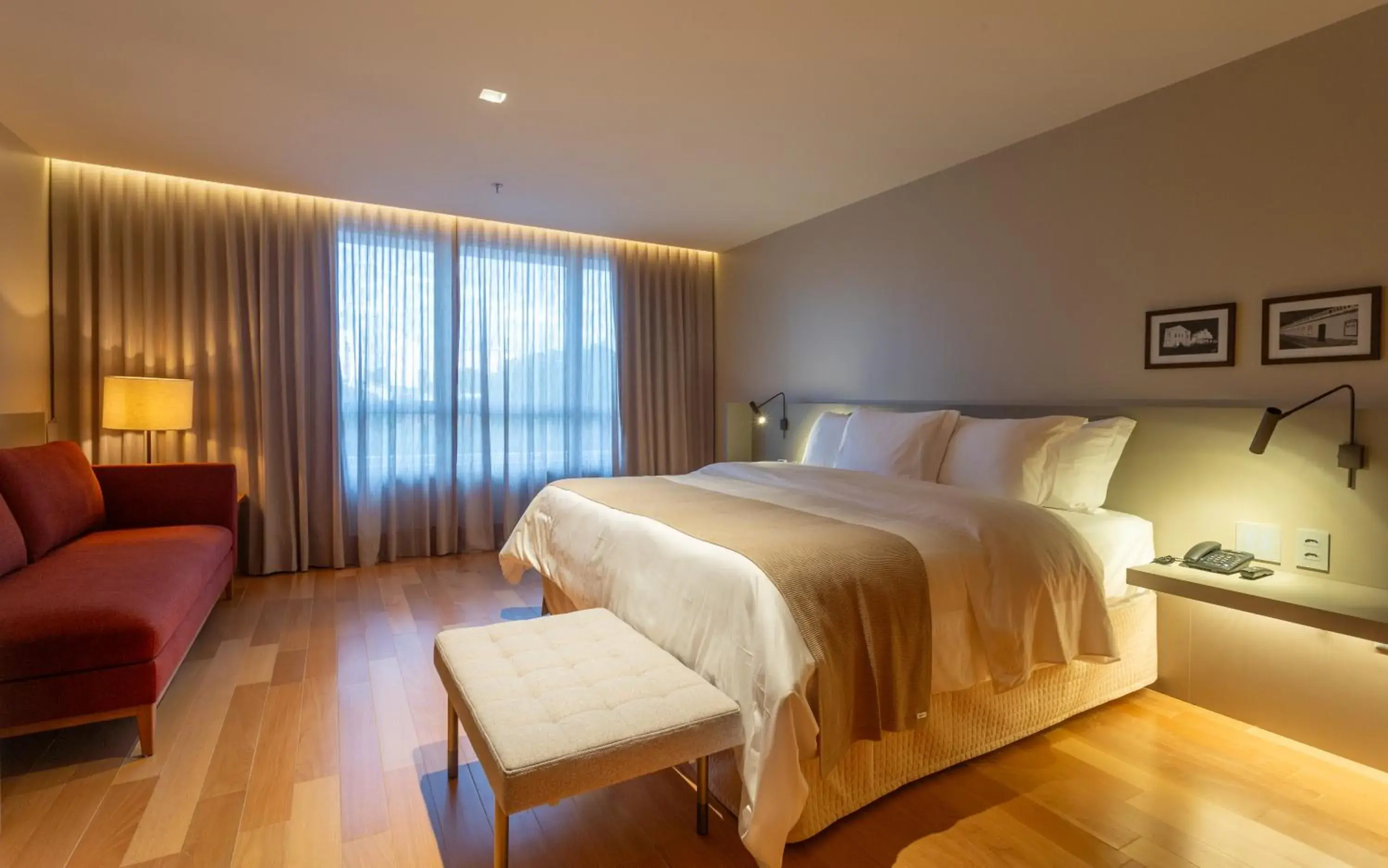 Deluxe King Room - single occupancy in Monã Hotel Deluxe King Room - single occupancy in Monã Hotel