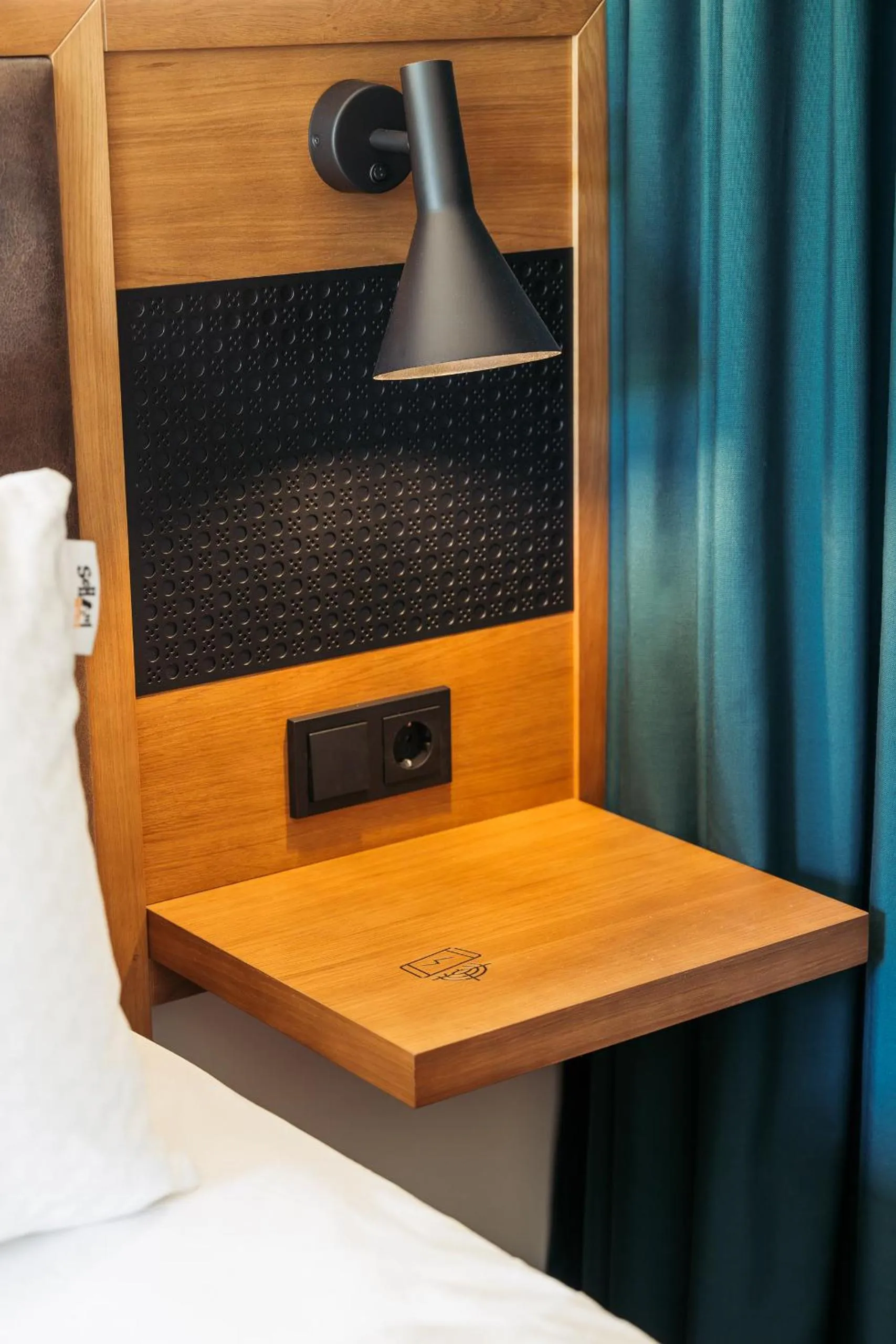 Photo of the whole room, Bed in Hotel Schani UNO City