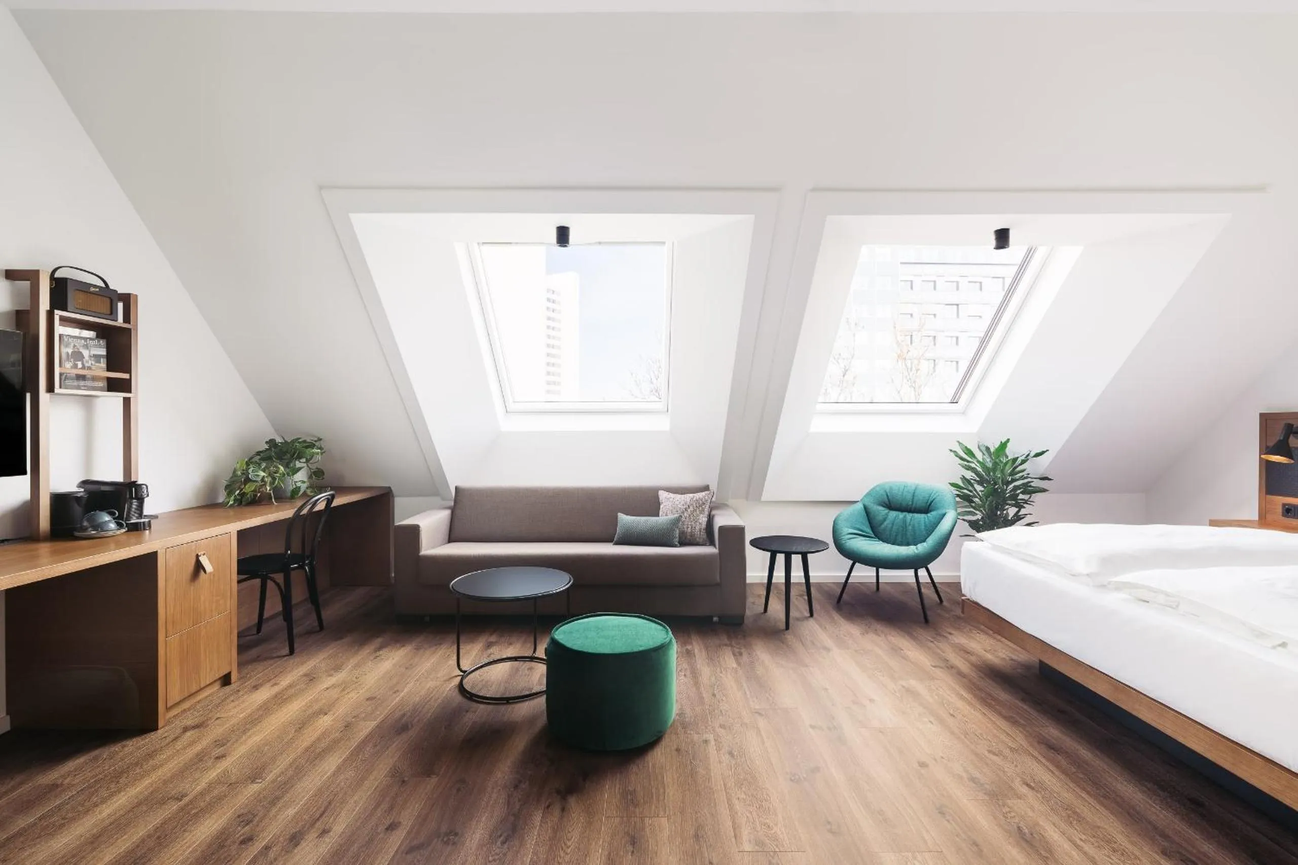 Photo of the whole room, Bed in Hotel Schani UNO City