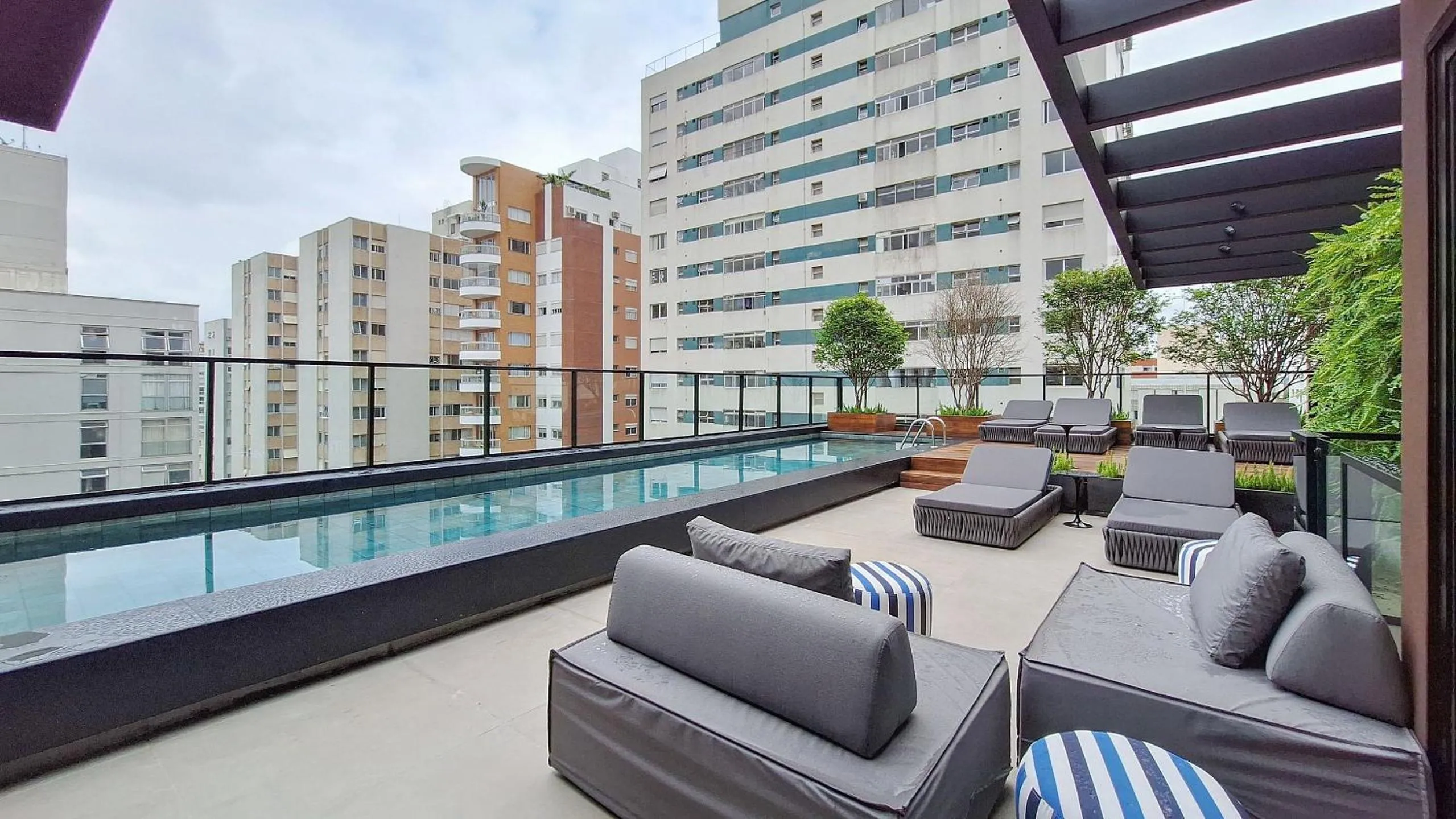 Swimming pool in Hit Itaim