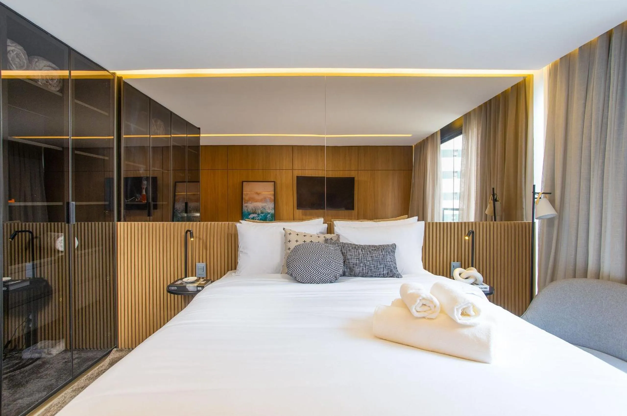 Photo of the whole room, Bed in Hit Itaim