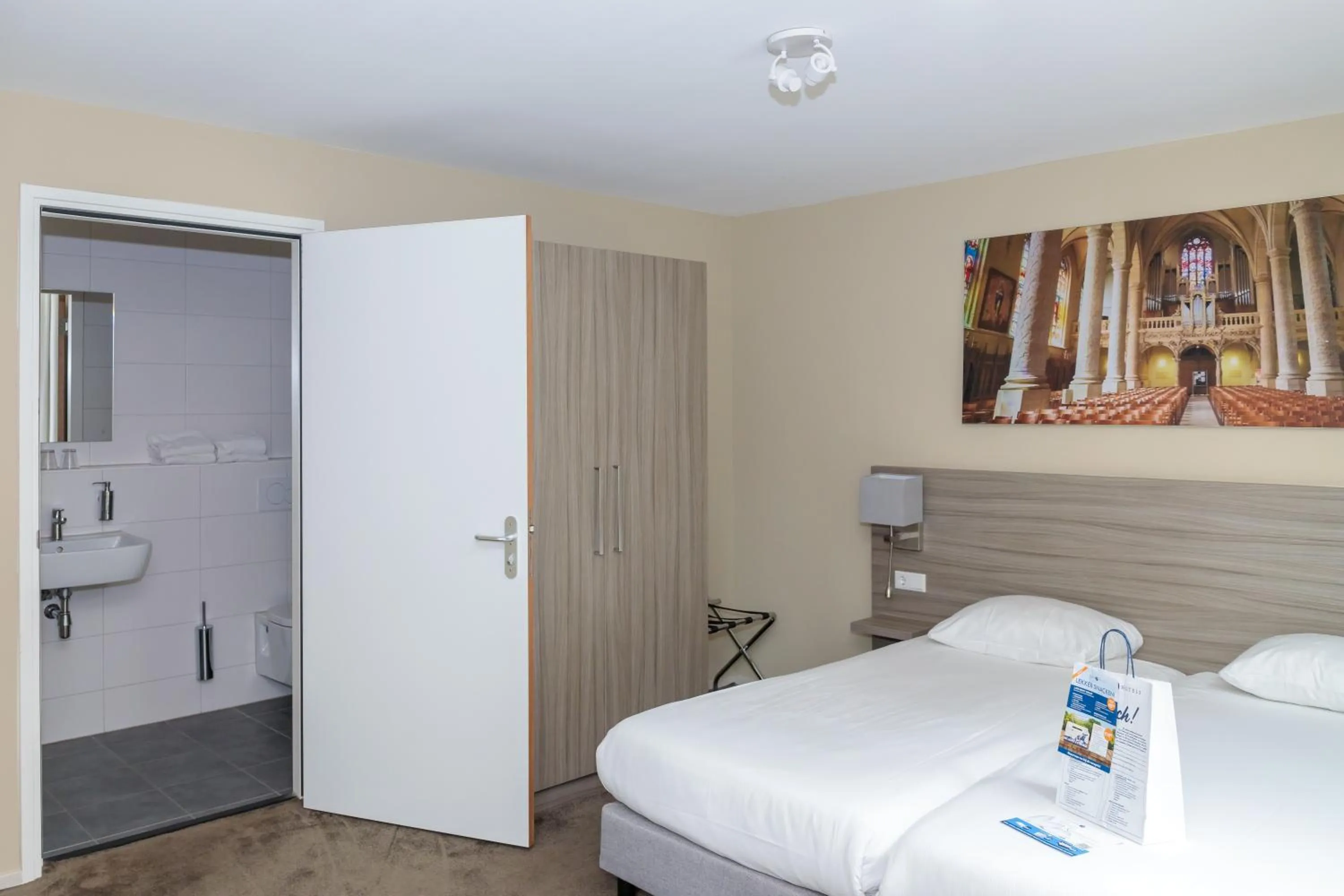 Bedroom, Bed in Fletcher Kloosterhotel Willibrordhaeghe