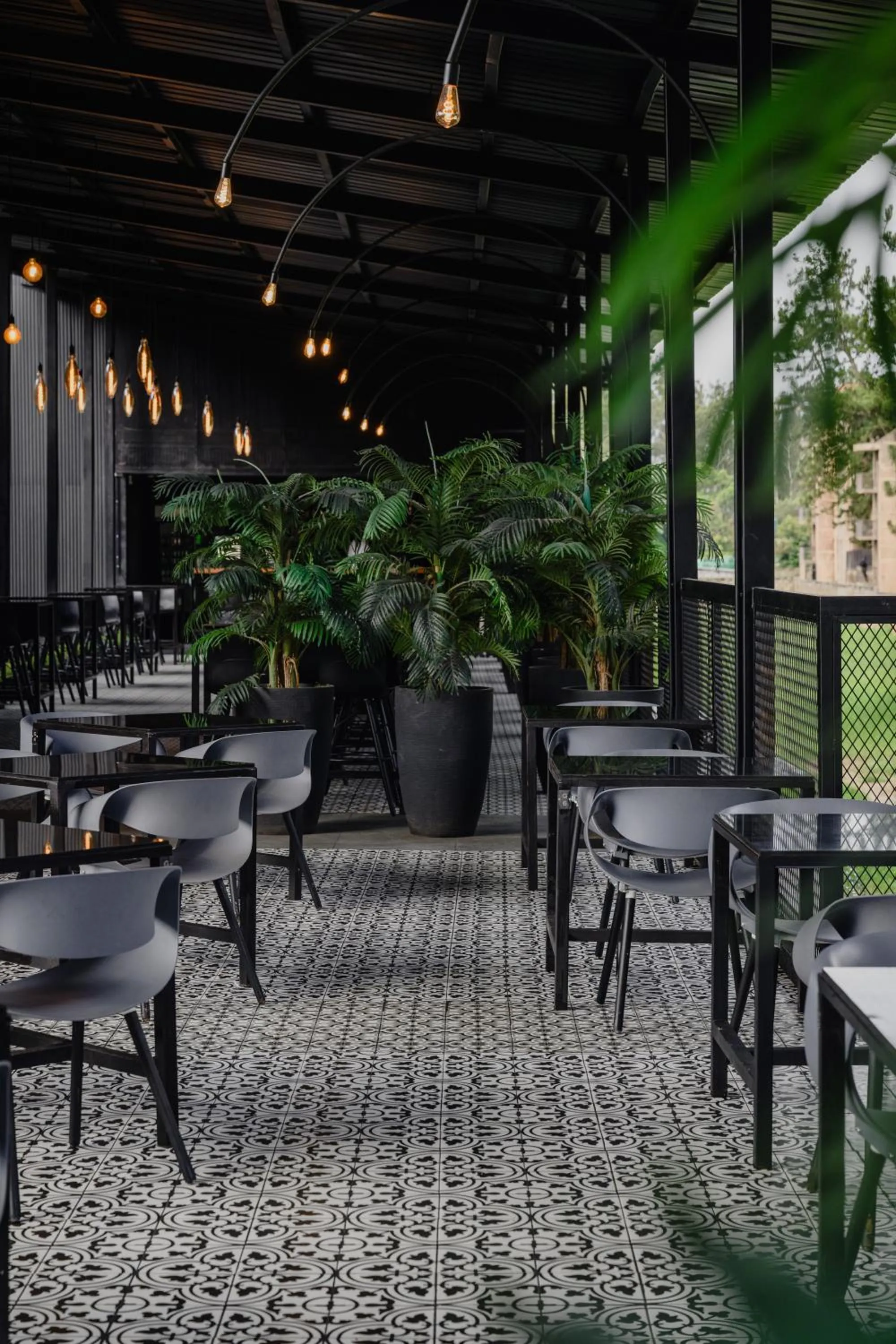 Restaurant/places to eat in Cargo88 Hotel