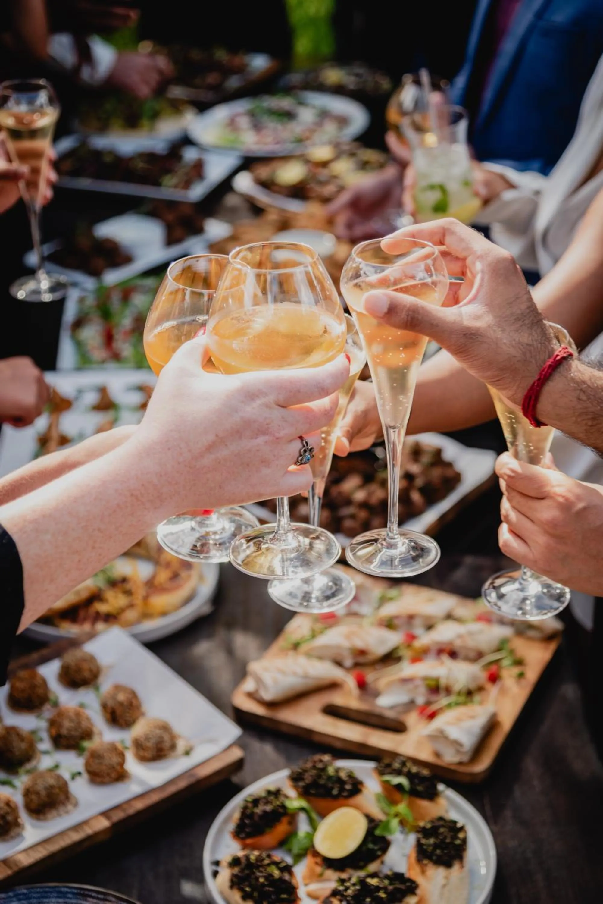 Restaurant/places to eat in Cargo88 Hotel