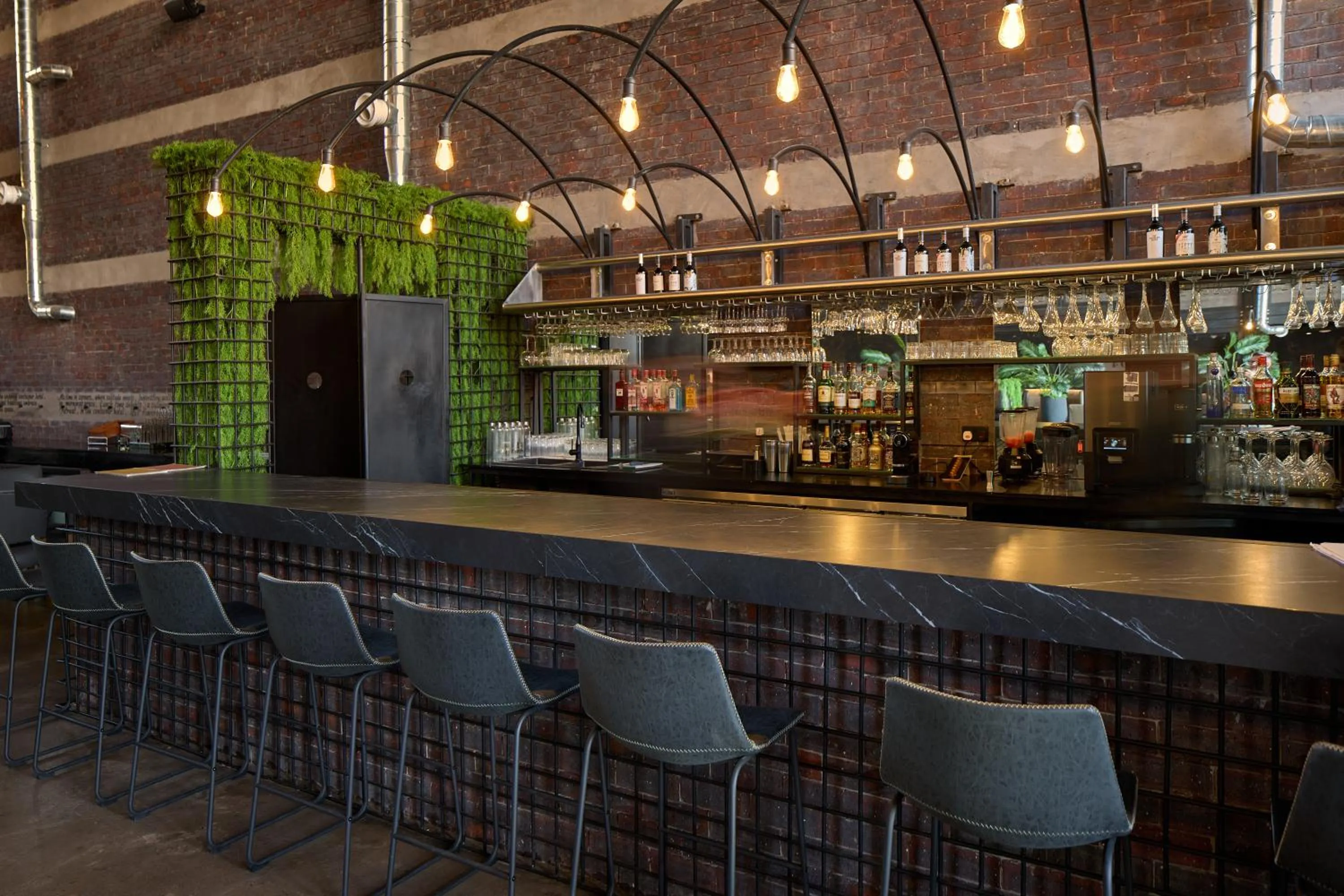 Restaurant/places to eat in Cargo88 Hotel